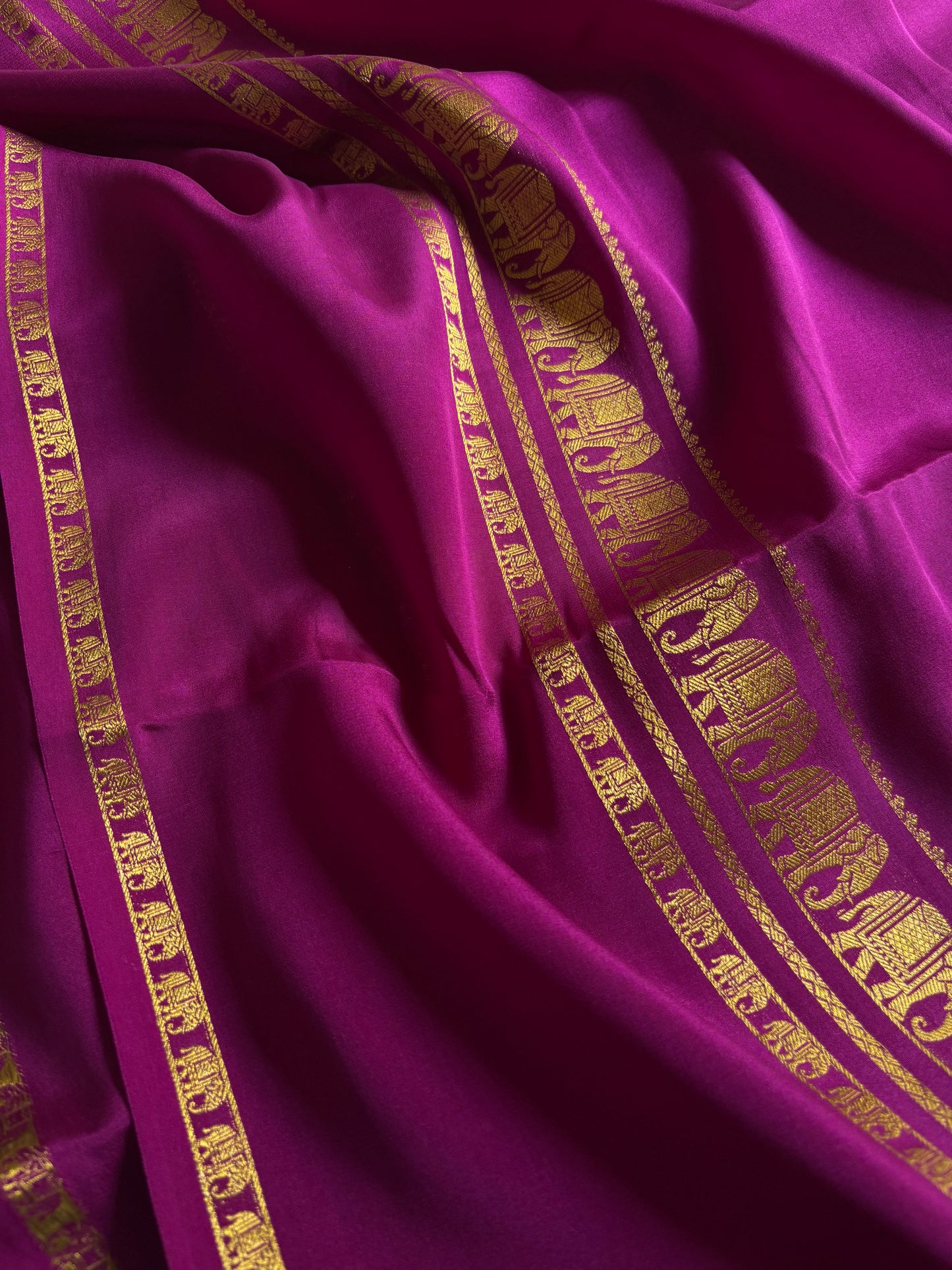 Prashanthi : Solid Magenta