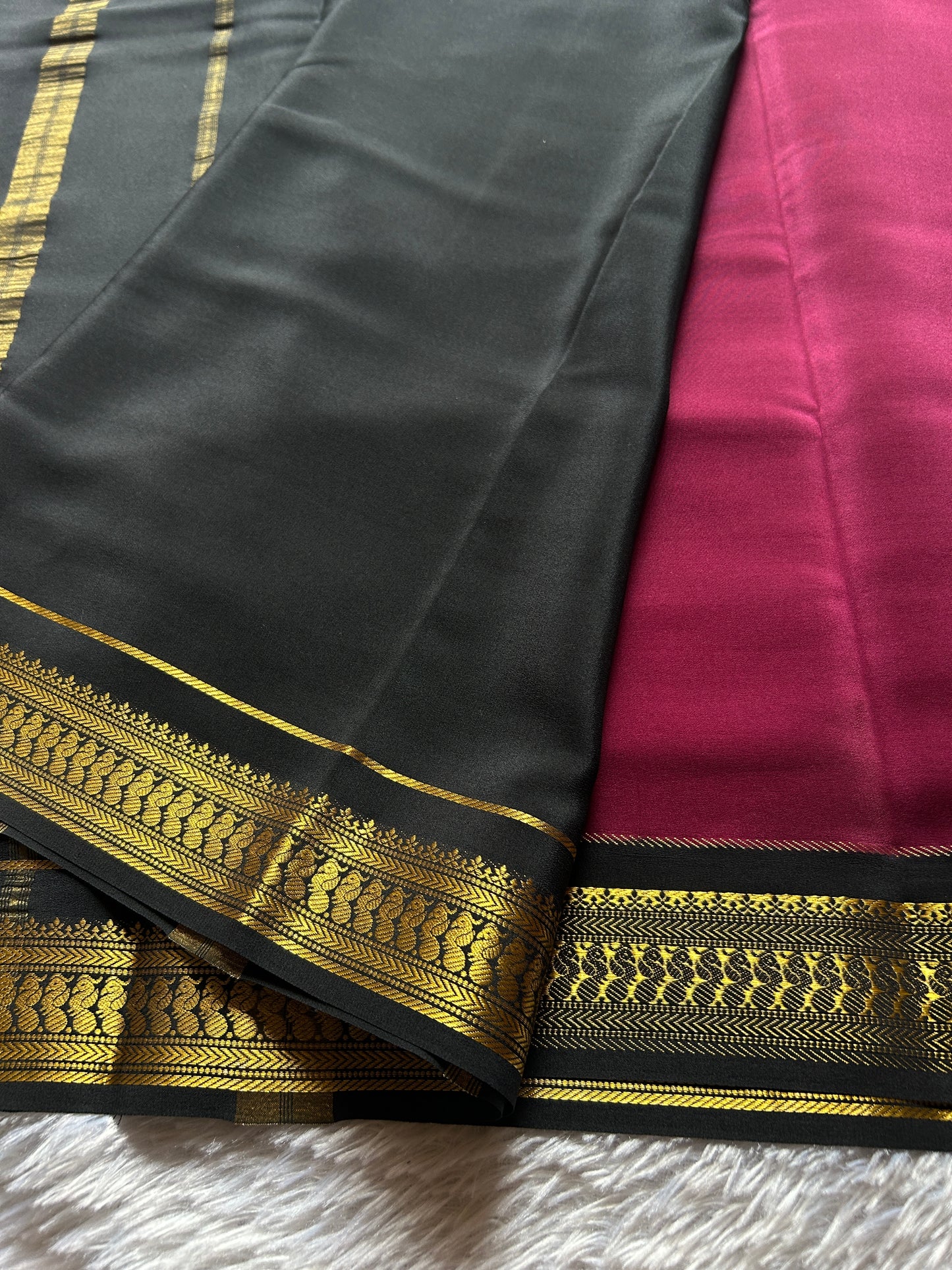 Mayuri (2D) : Maroon-black