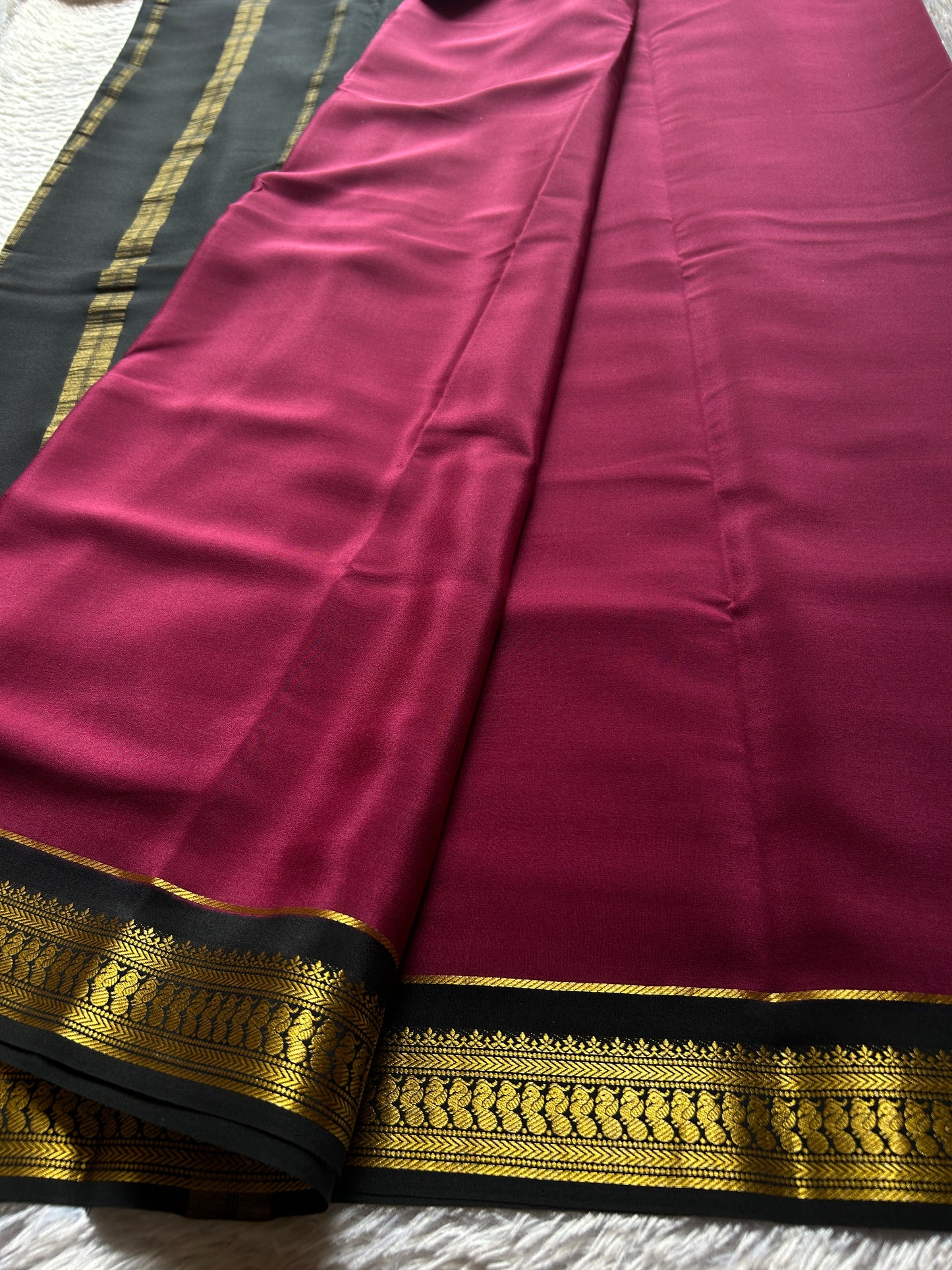 Mayuri (2D) : Maroon-black