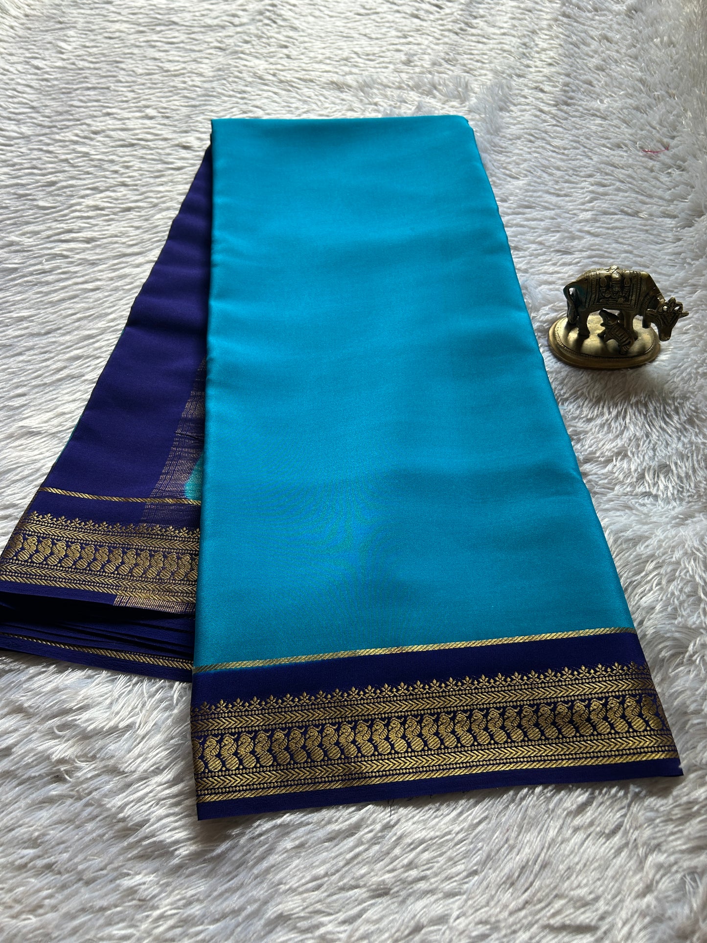 Mayuri (2D) : Ananda blue-dark blue