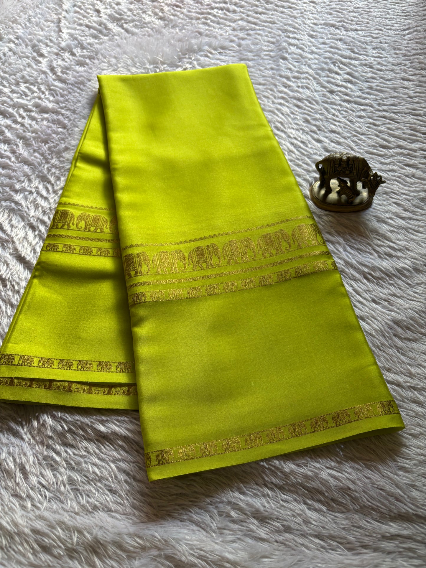 Prashanthi : Solid Olive