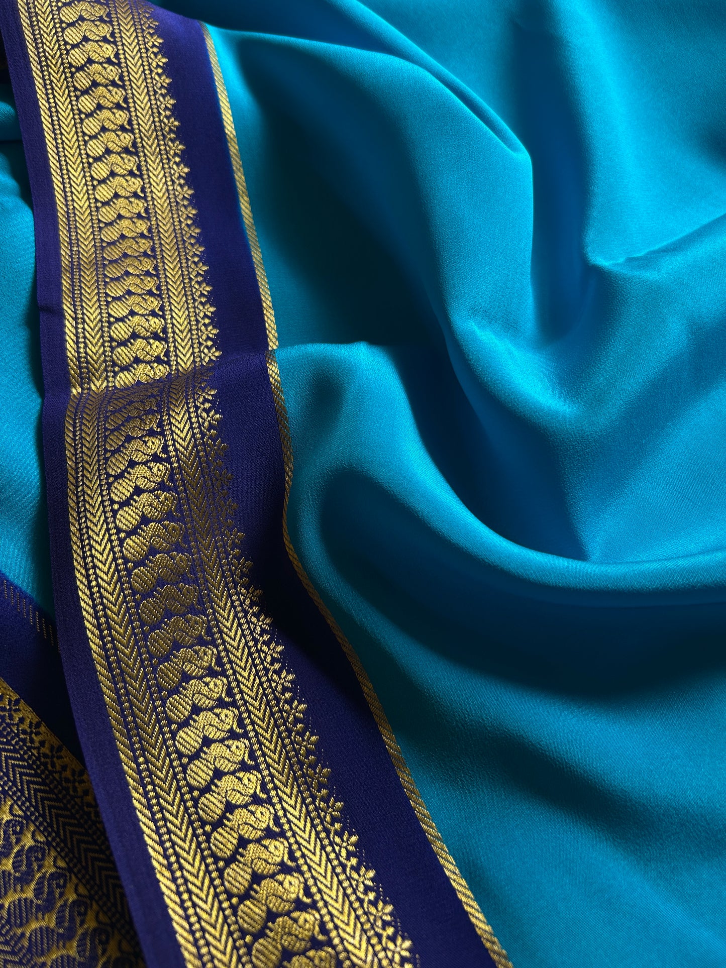Mayuri (2D) : Ananda blue-dark blue