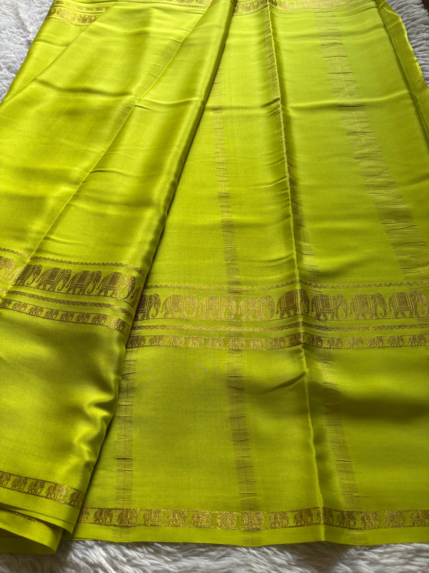 Prashanthi : Solid Olive