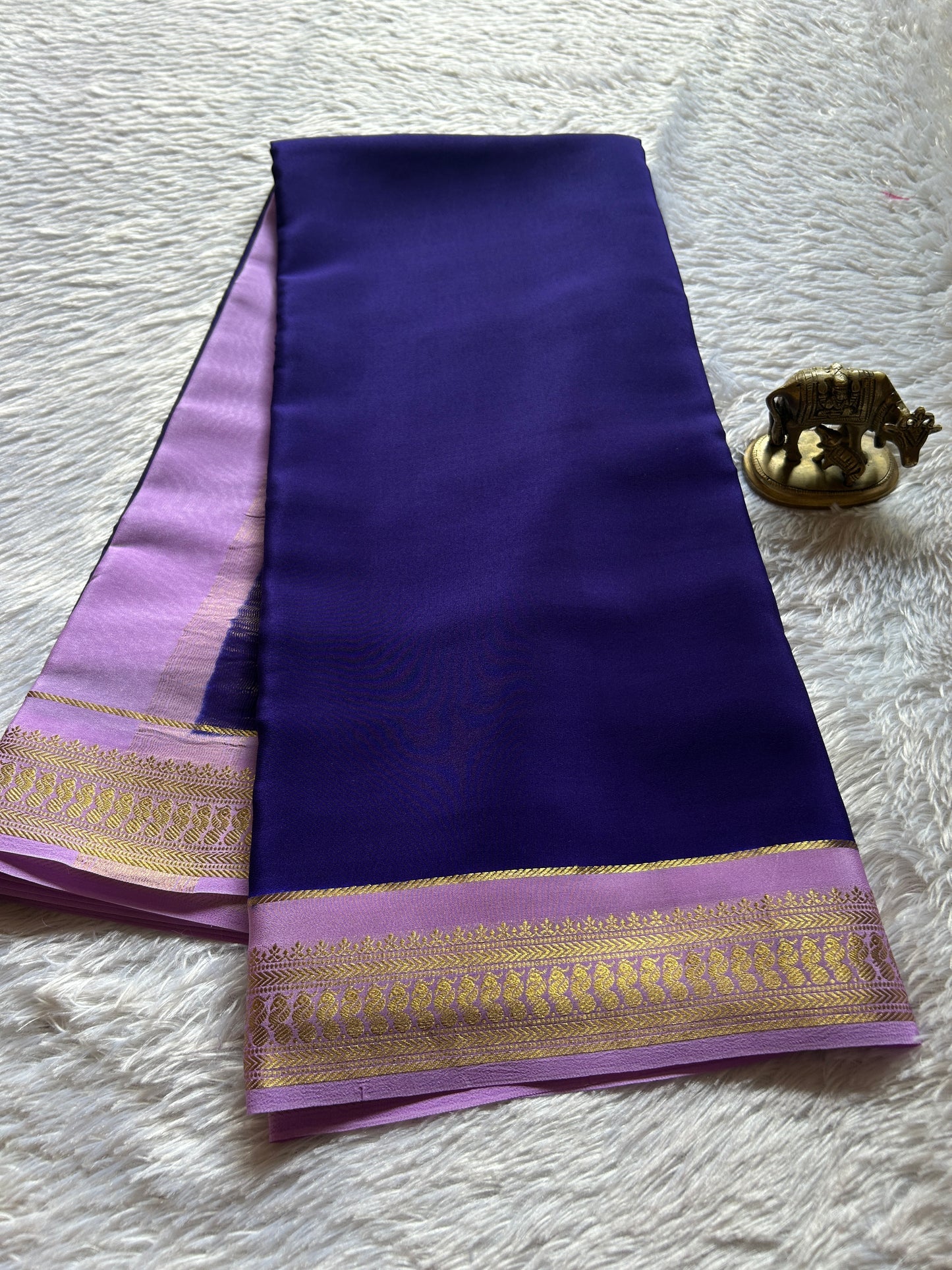 Mayuri (2D) : Navy blue-lavender