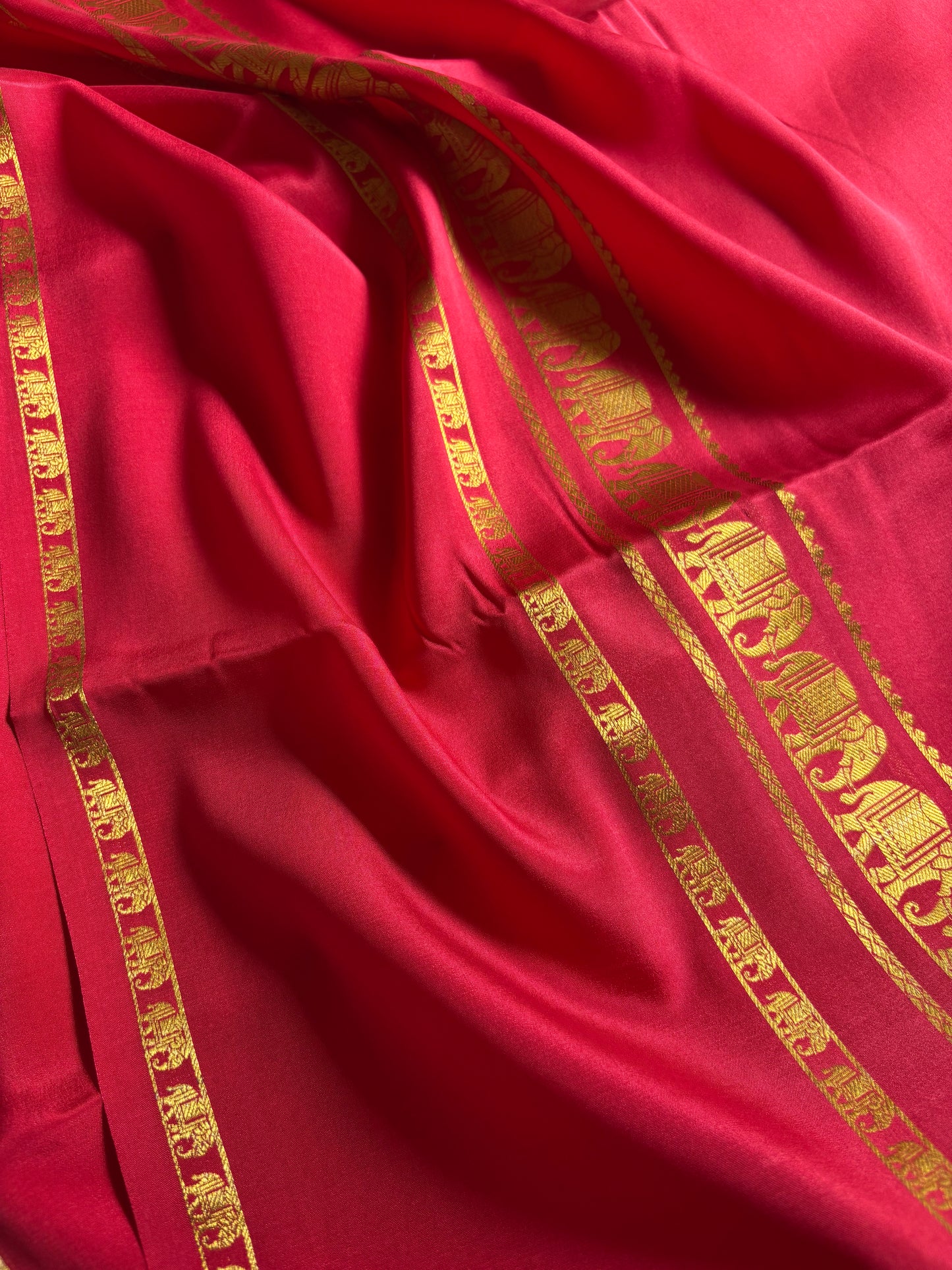 Prashanthi : Solid Reddish pink
