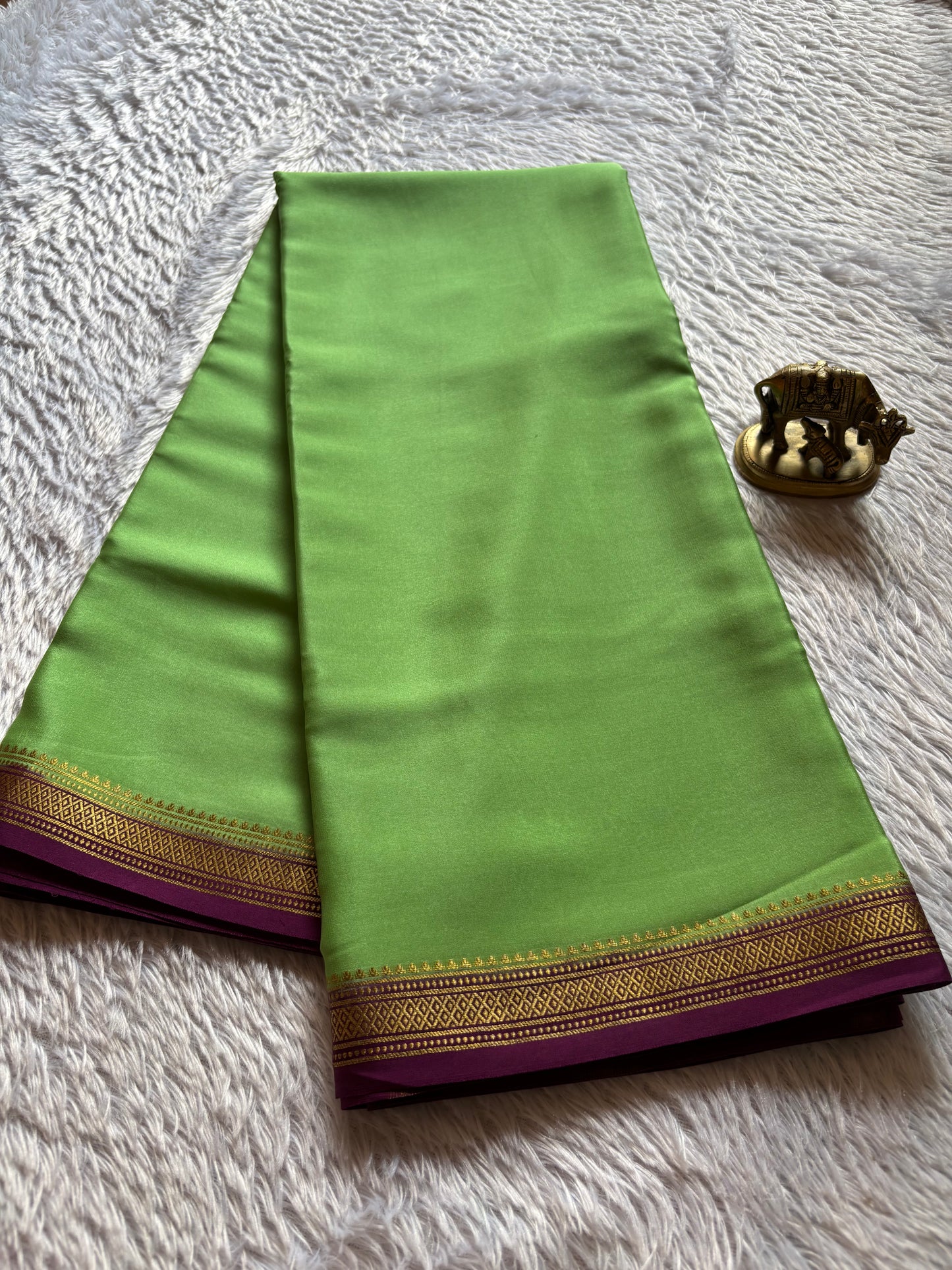Preetha (2D) : Mint green-dark magenta