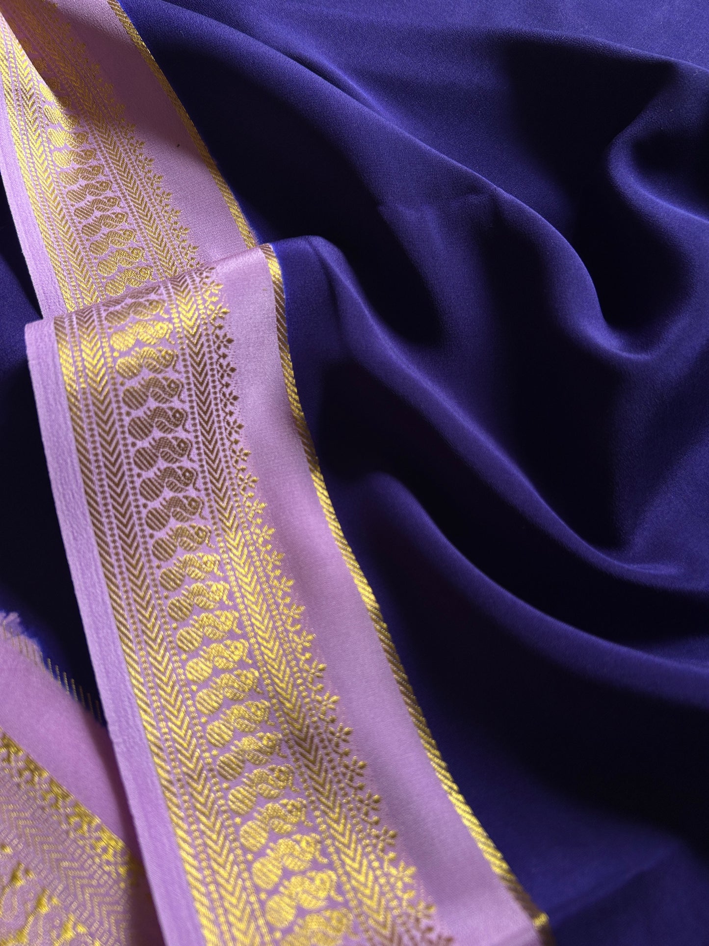Mayuri (2D) : Navy blue-lavender