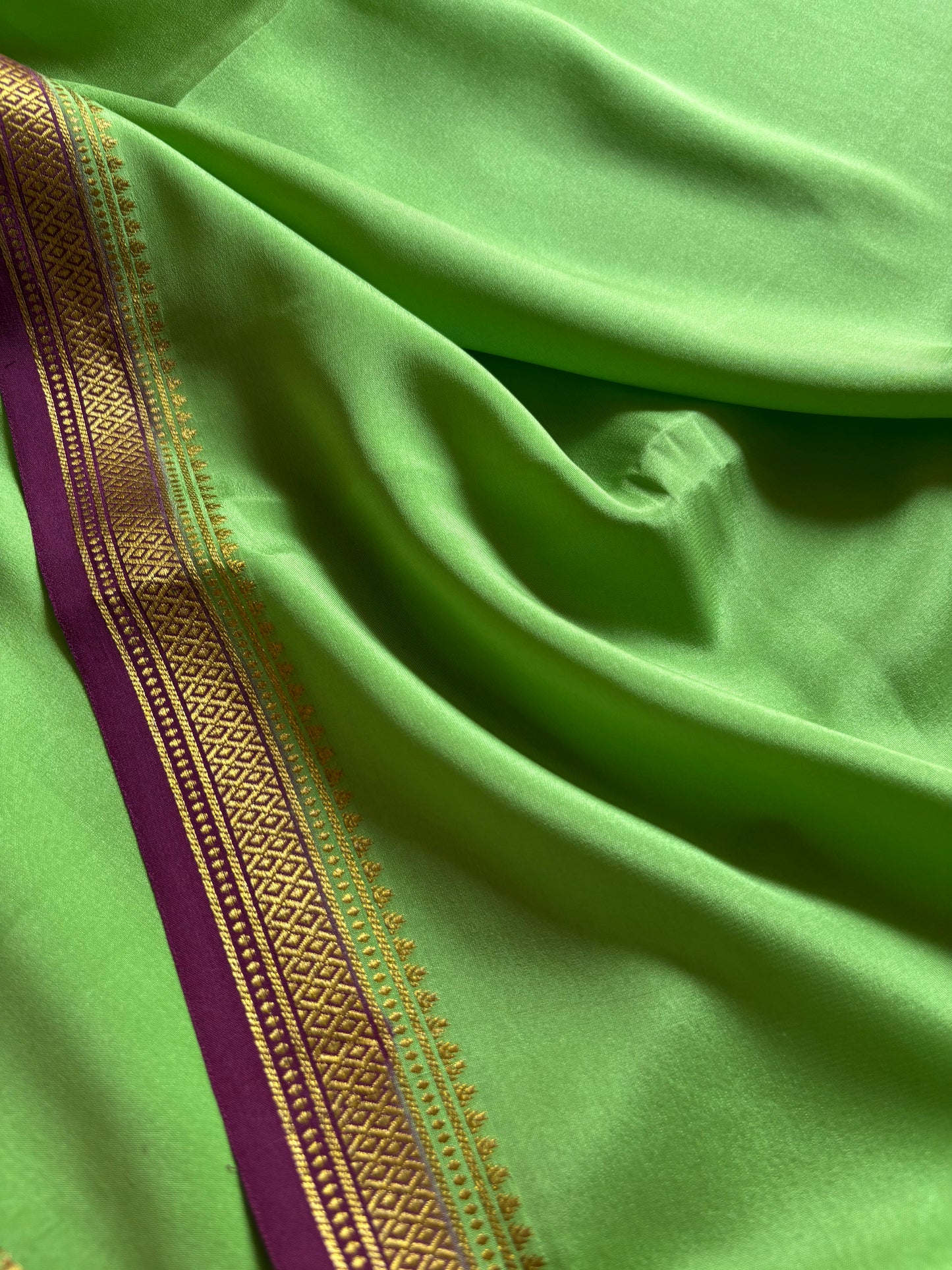 Preetha (2D) : Mint green-dark magenta