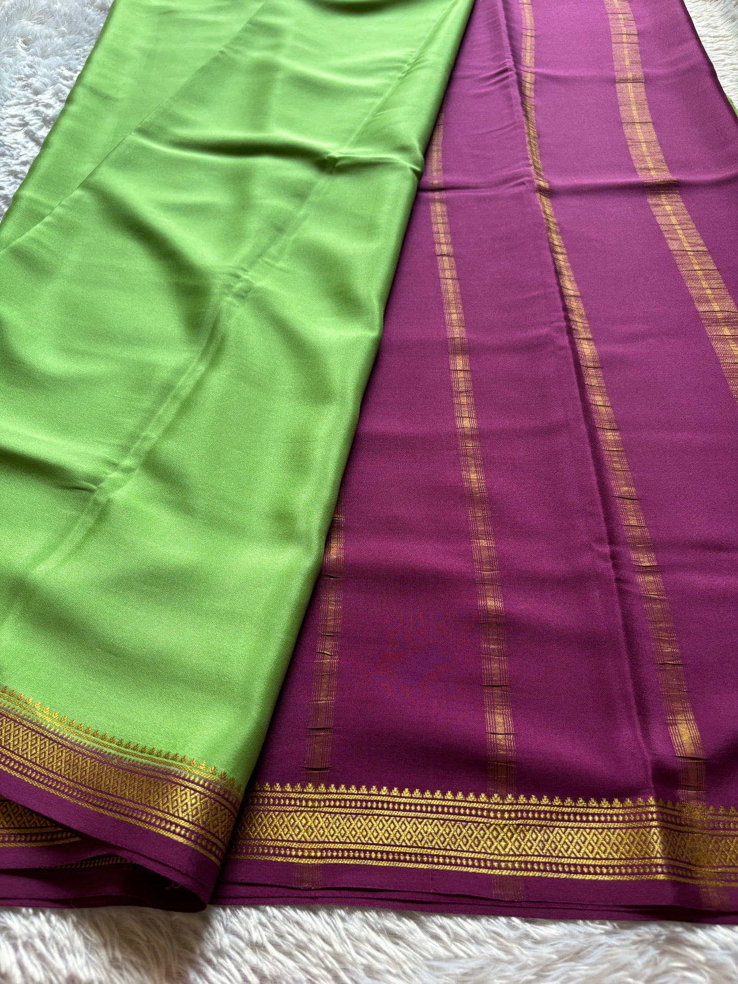 Preetha (2D) : Mint green-dark magenta