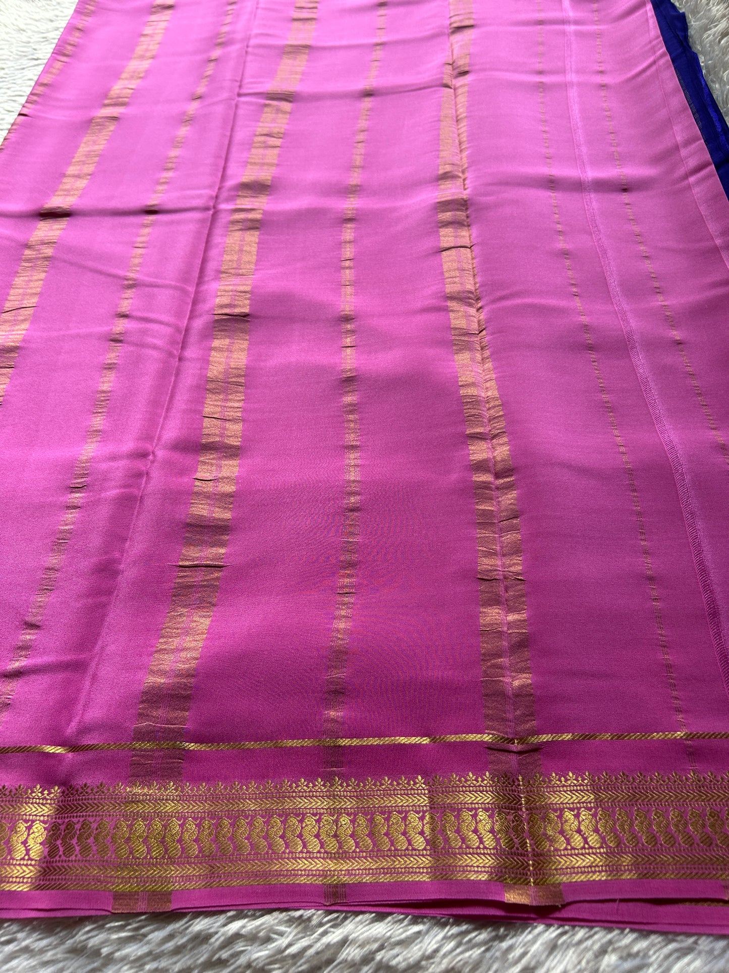 Mayuri (2D) : Dark blue-rose pink