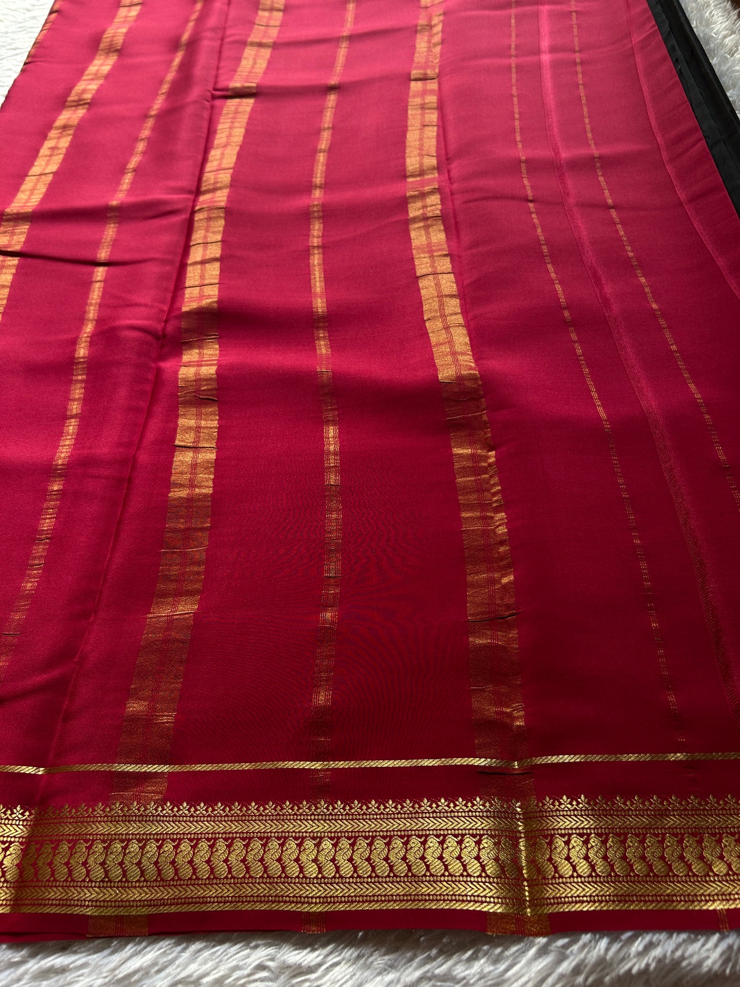 Mayuri (2D) : Black-maroon