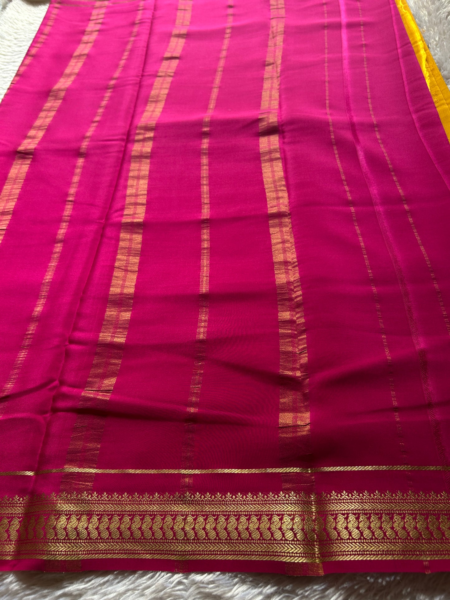 Mayuri (2D) : Golden yellow-rani pink