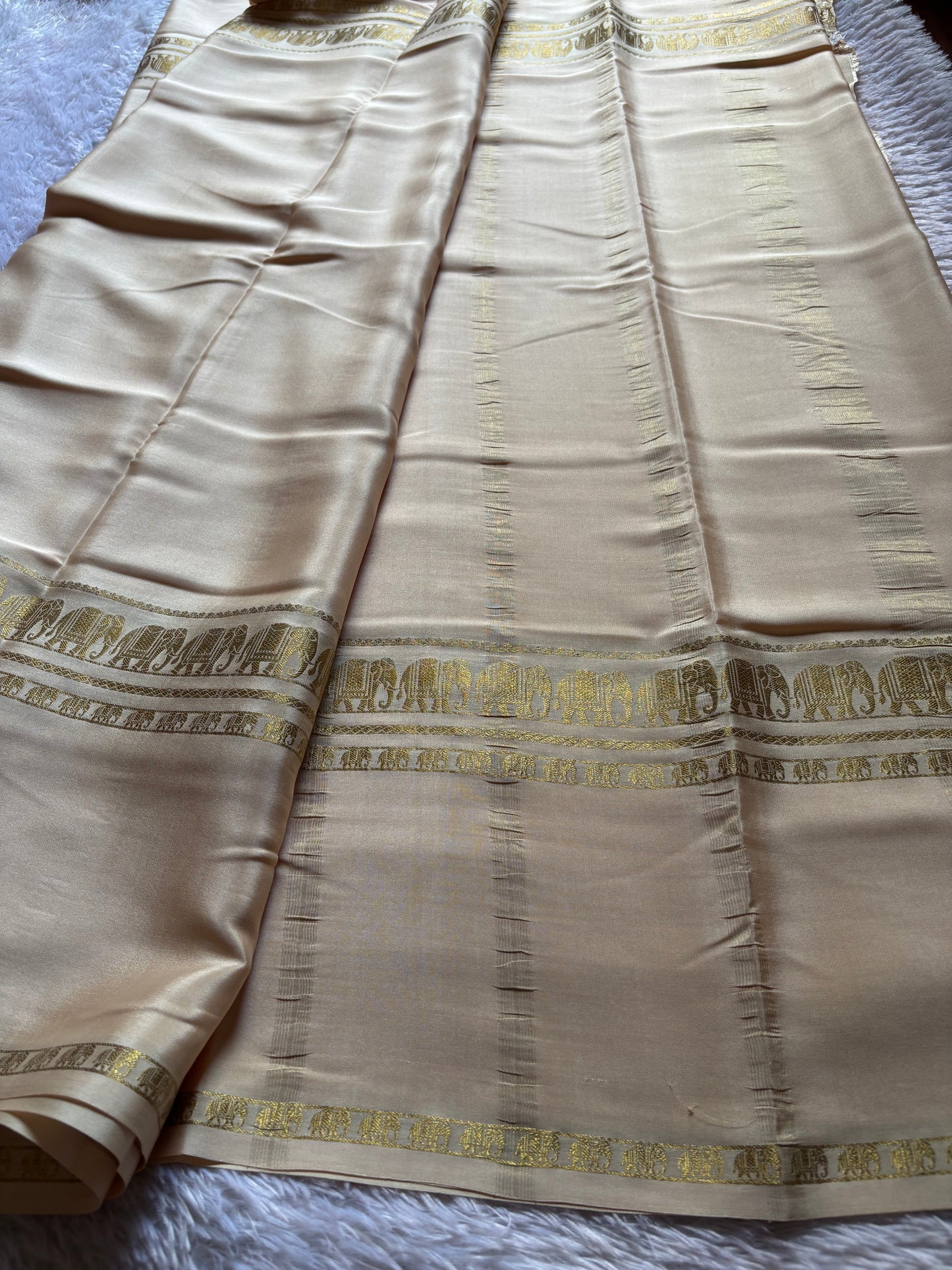 Prashanthi : Solid Off white