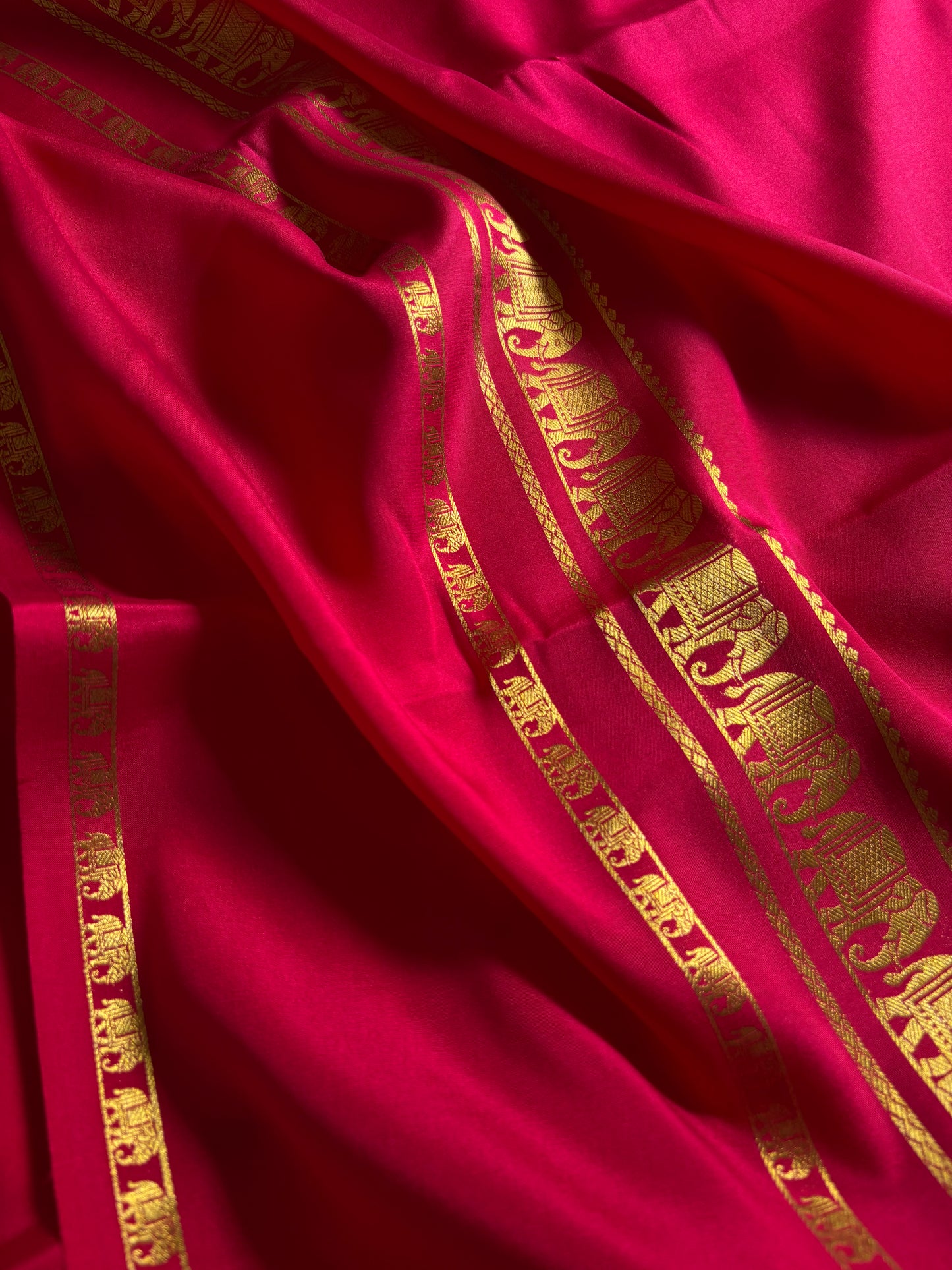 Prashanthi : Solid Rani pink