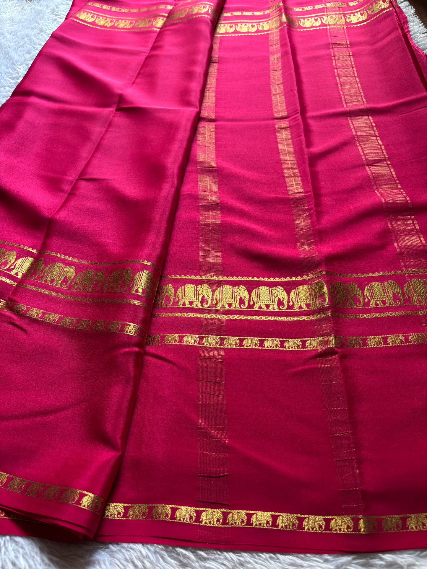 Prashanthi : Solid Rani pink
