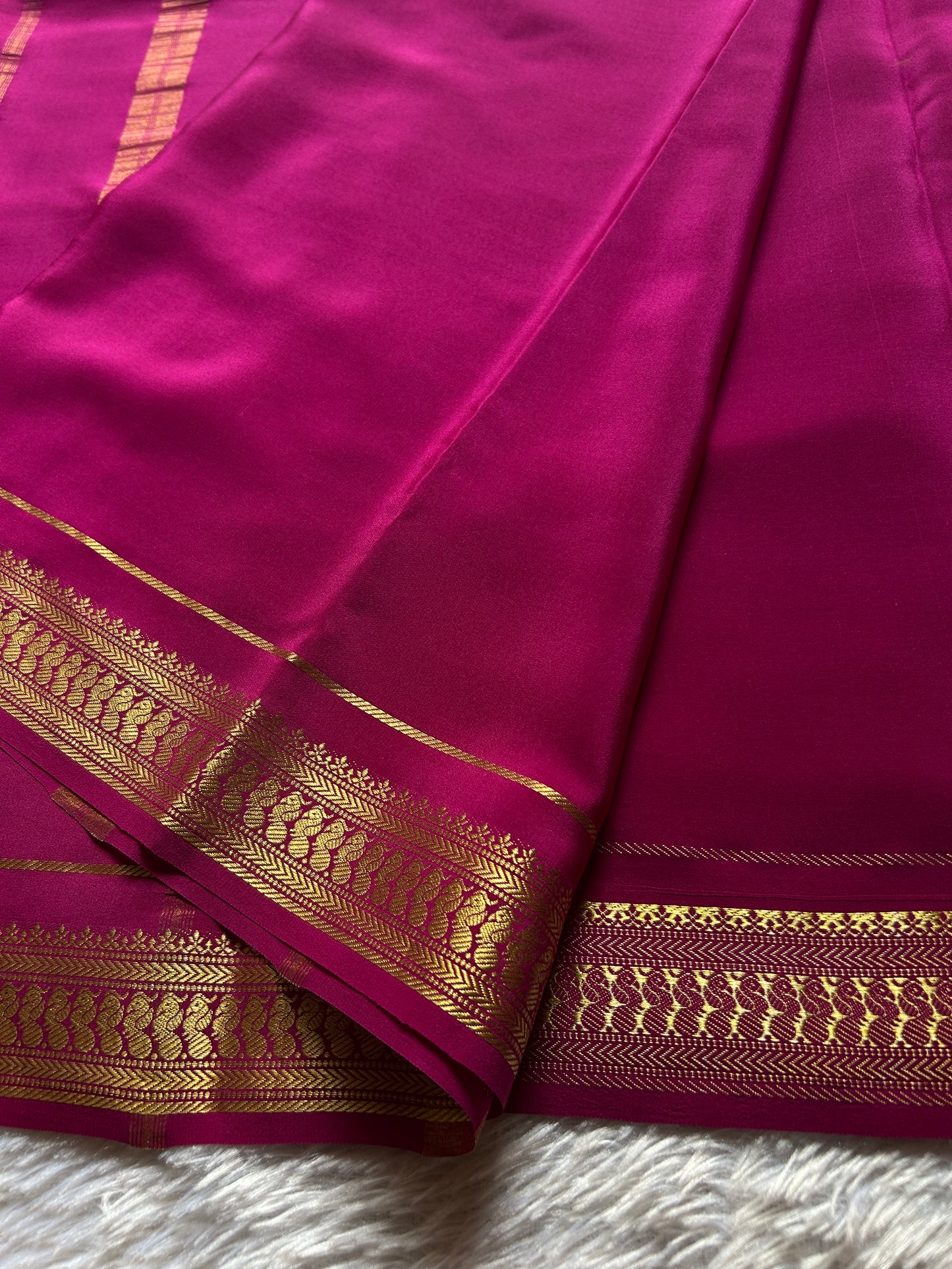 Mayuri : Solid Rani pink