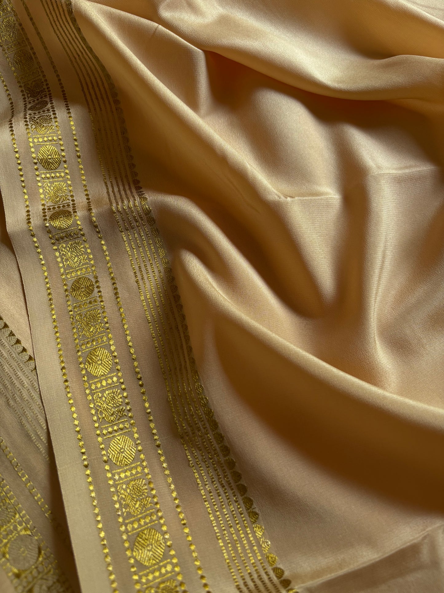 Sunanda : Solid Light beige