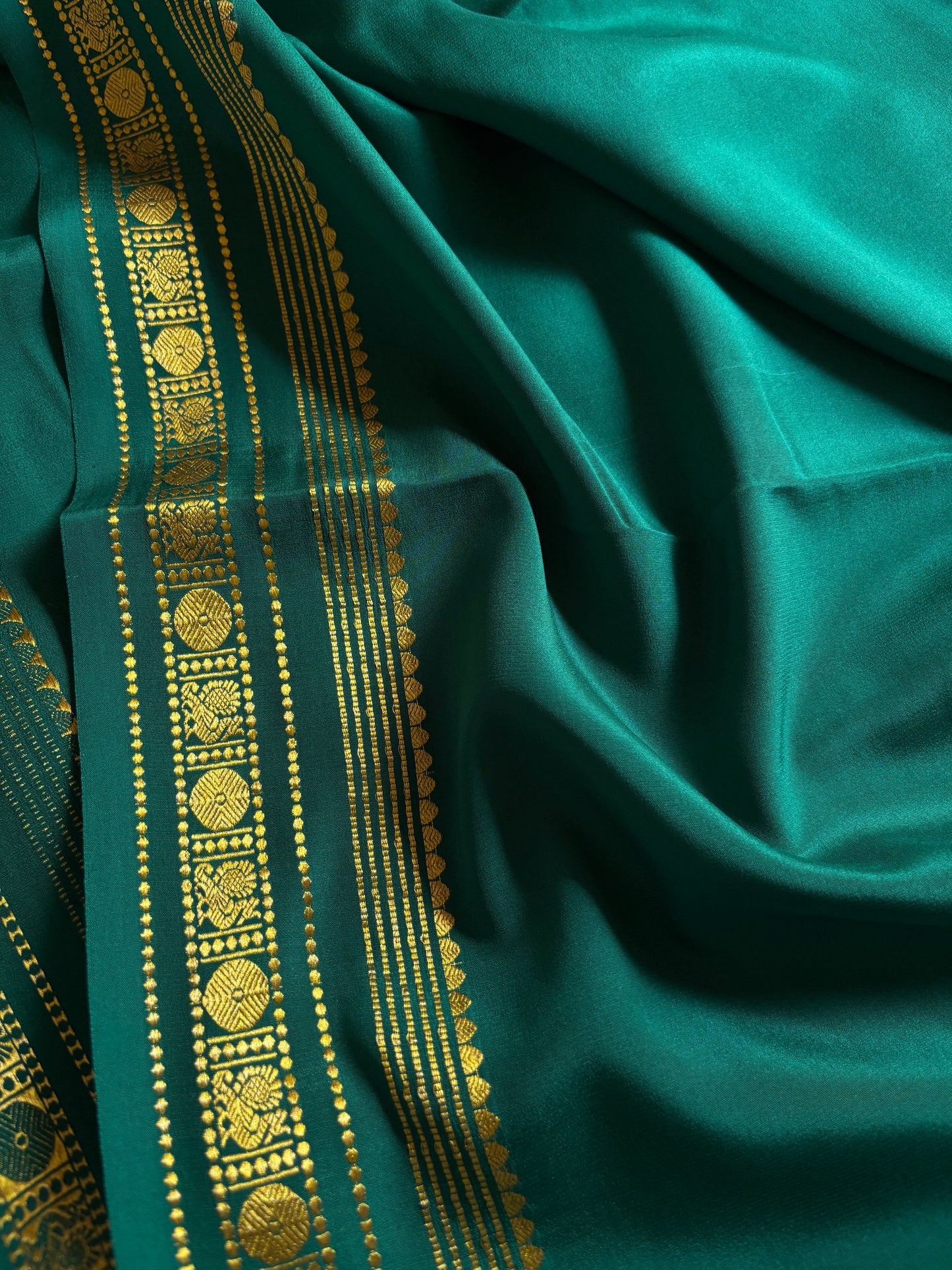 Sunanda : Solid Rama Green
