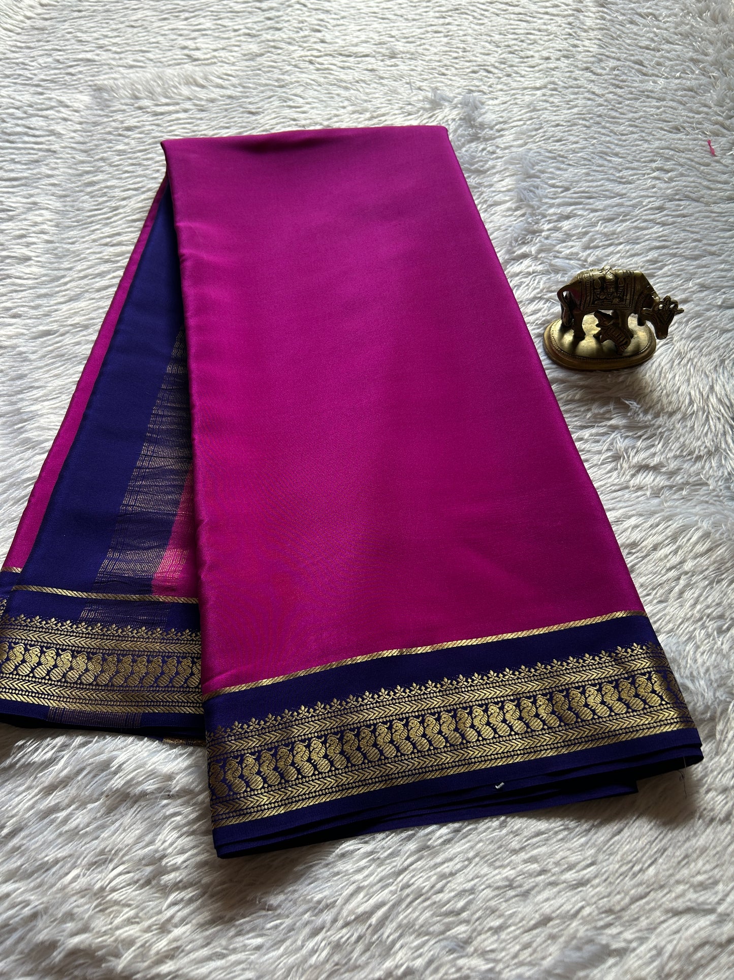 Mayuri (2D) : Dark magenta-dark blue