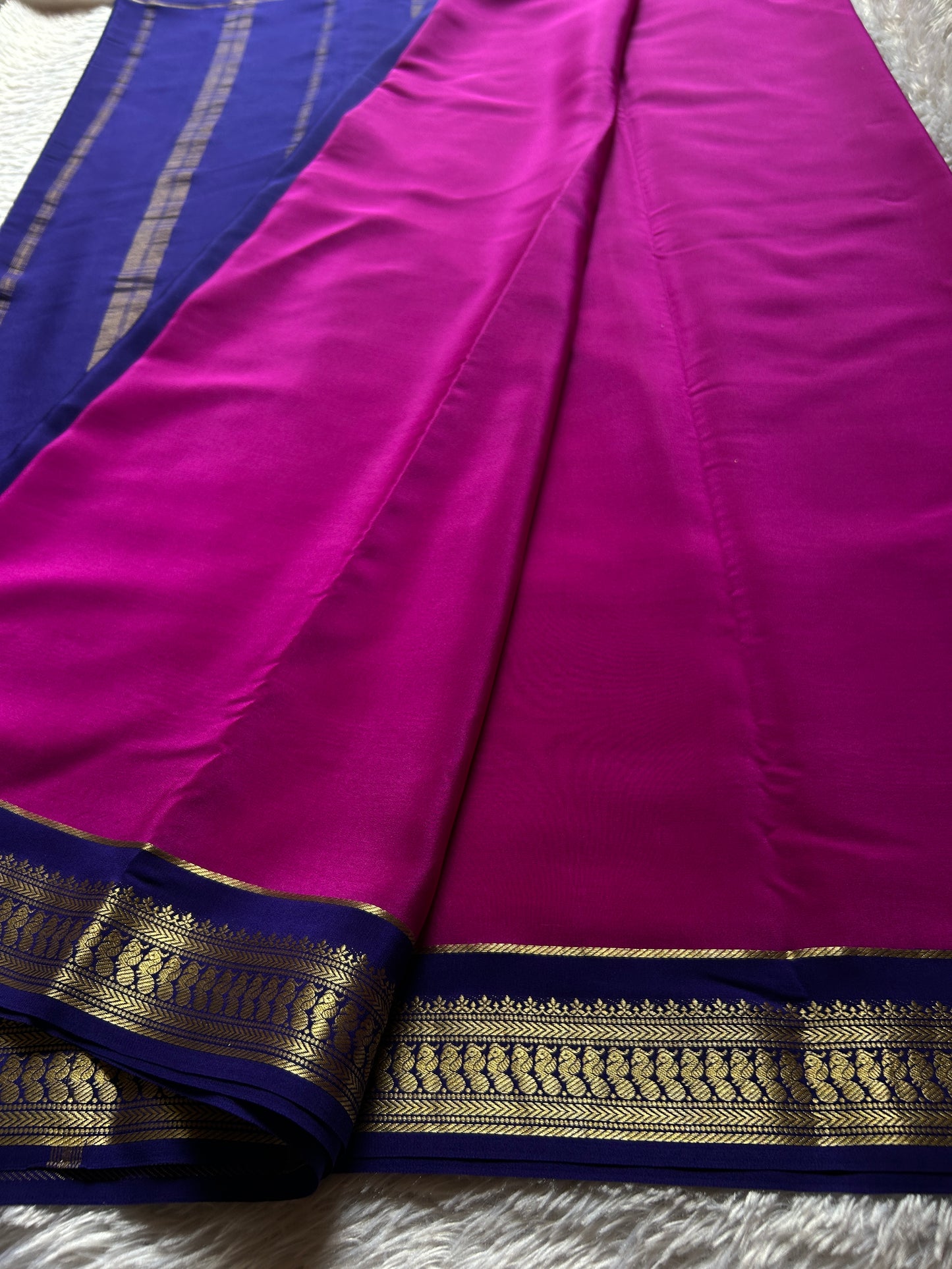 Mayuri (2D) : Dark magenta-dark blue