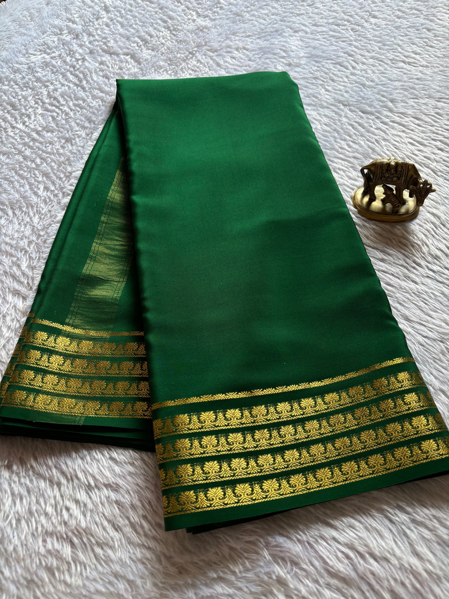 Mohana : Solid Bottle green