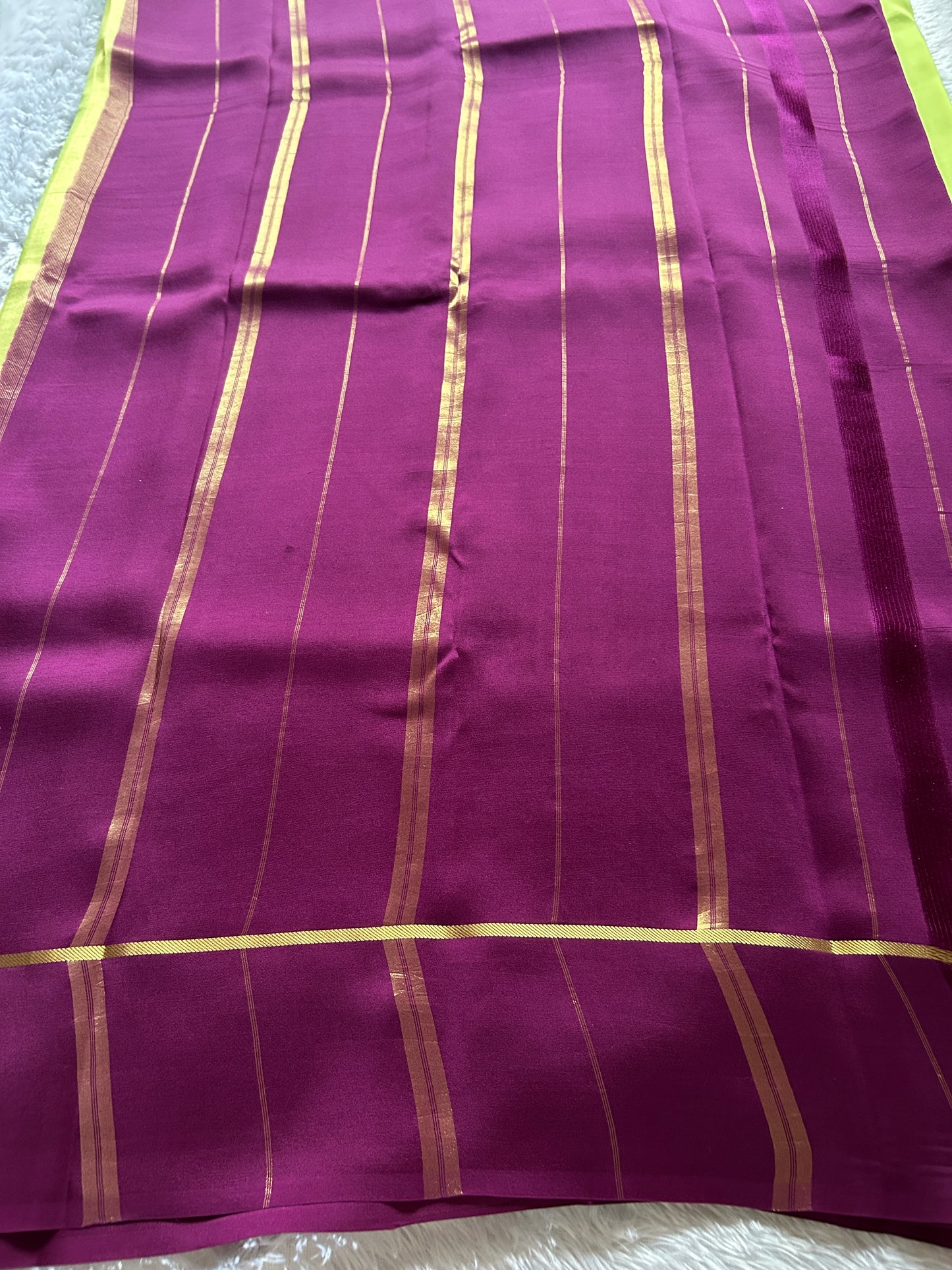 Surekha (2D) : Light pista green-magenta