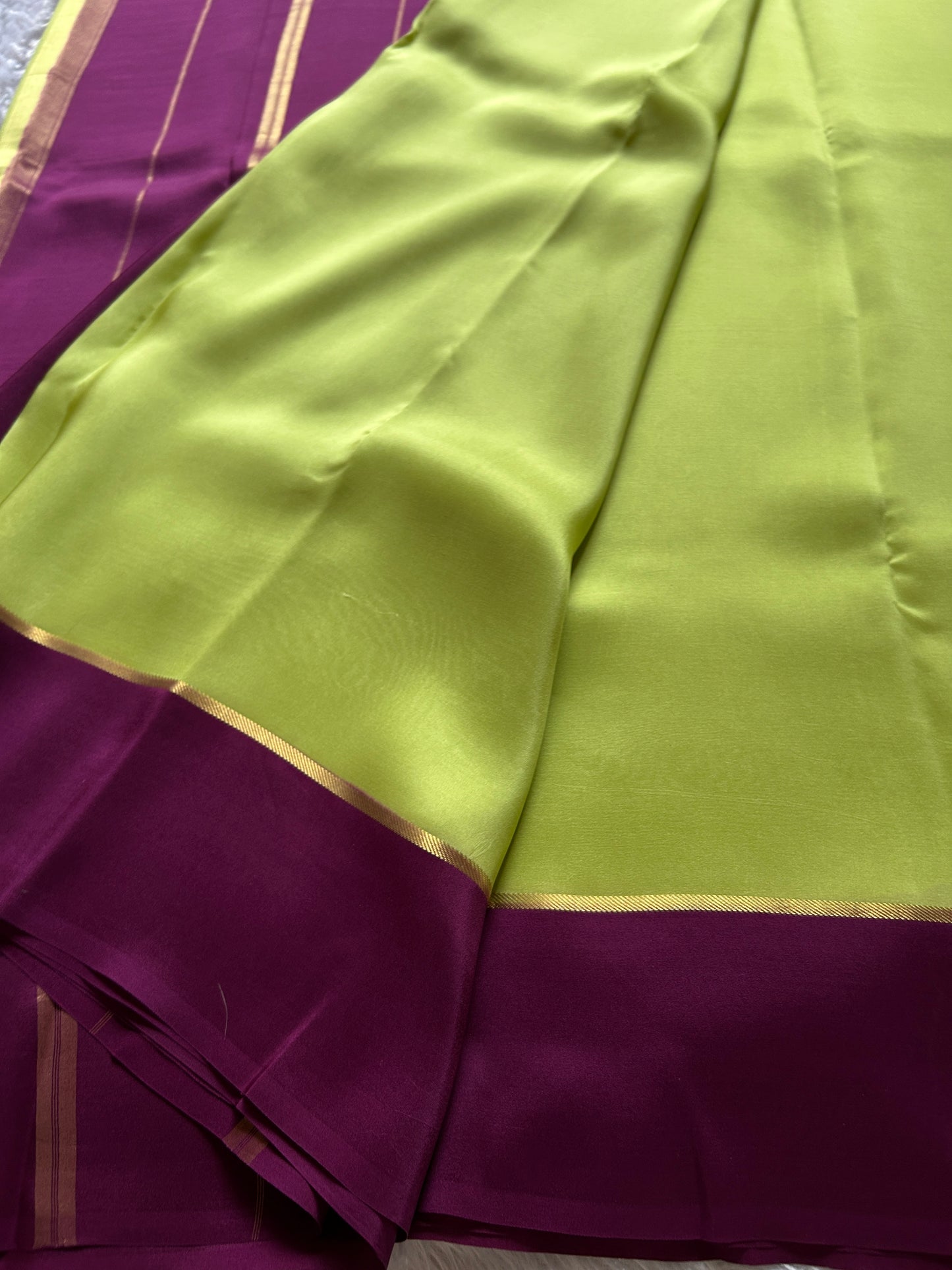 Surekha (2D) : Light pista green-magenta