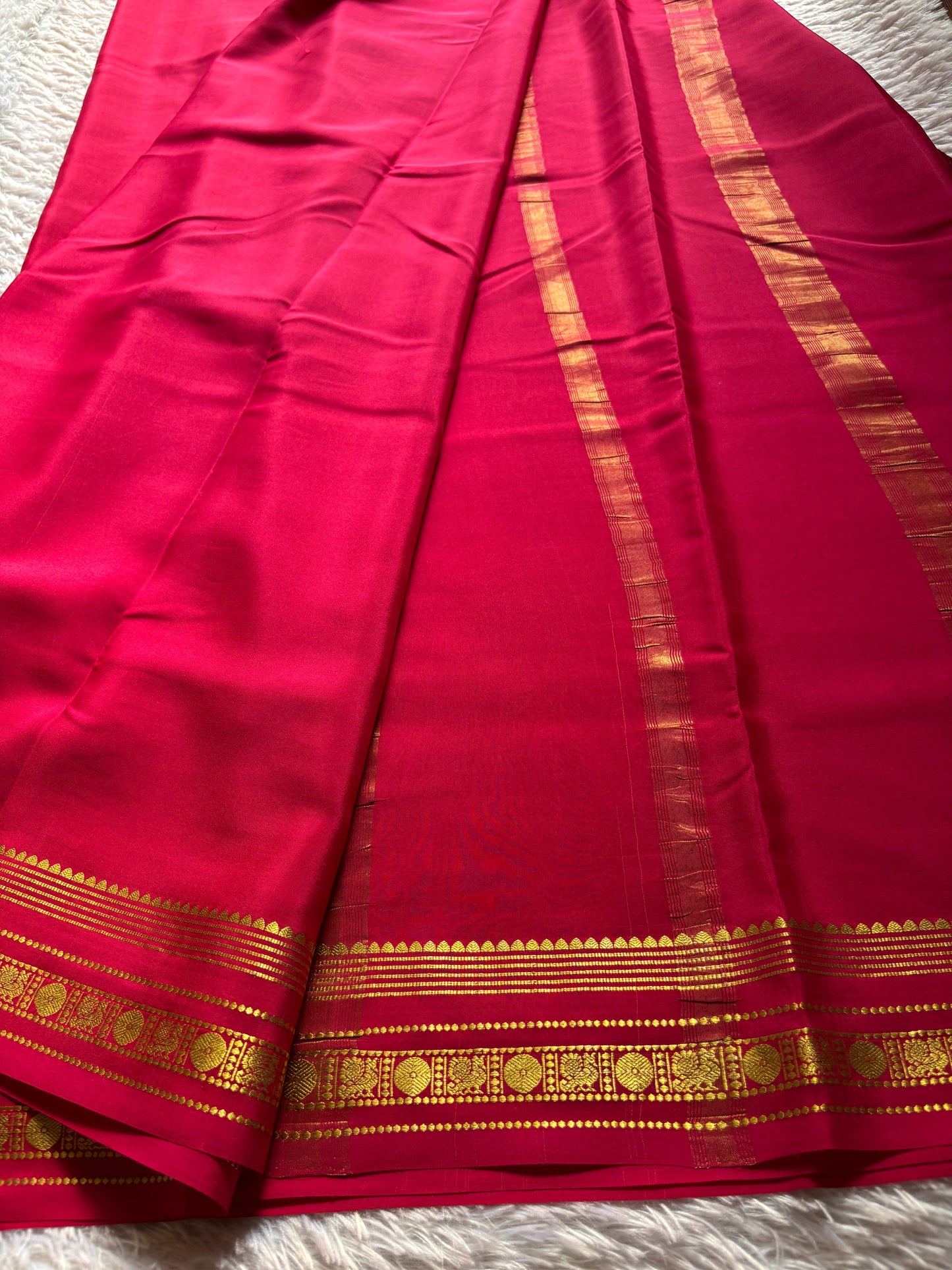 Sunanda : Solid Dark pink