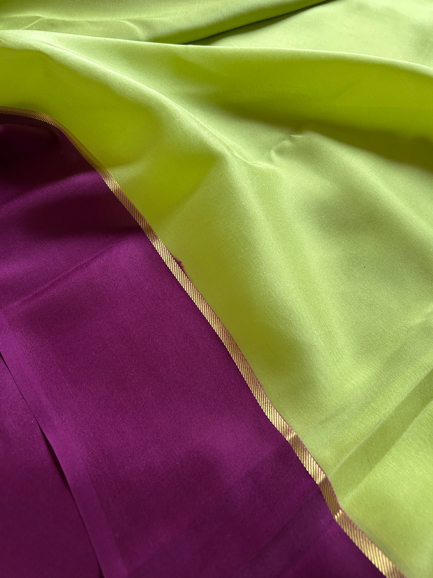 Surekha (2D) : Light pista green-magenta