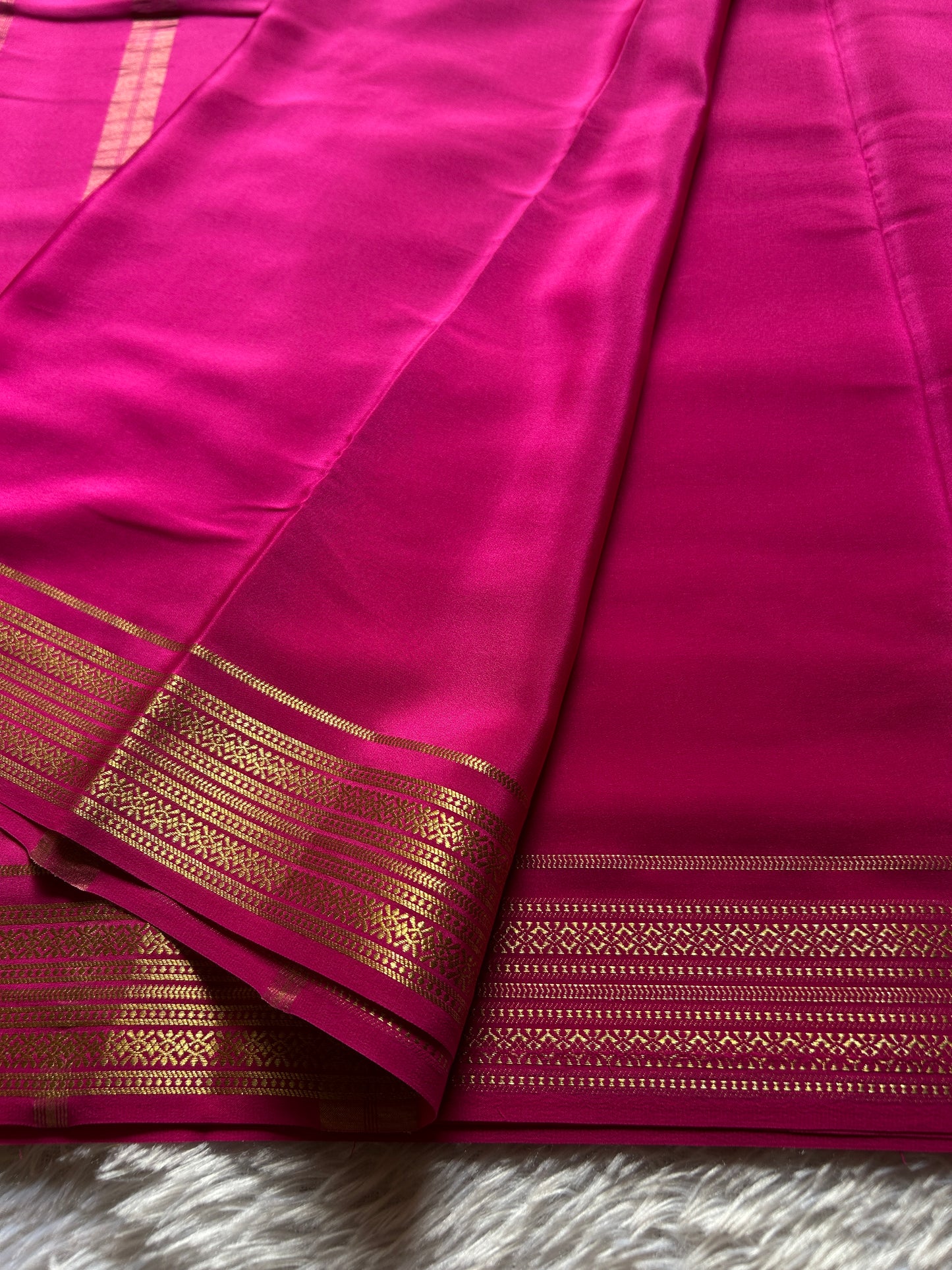 Shailaja : Solid Rani pink