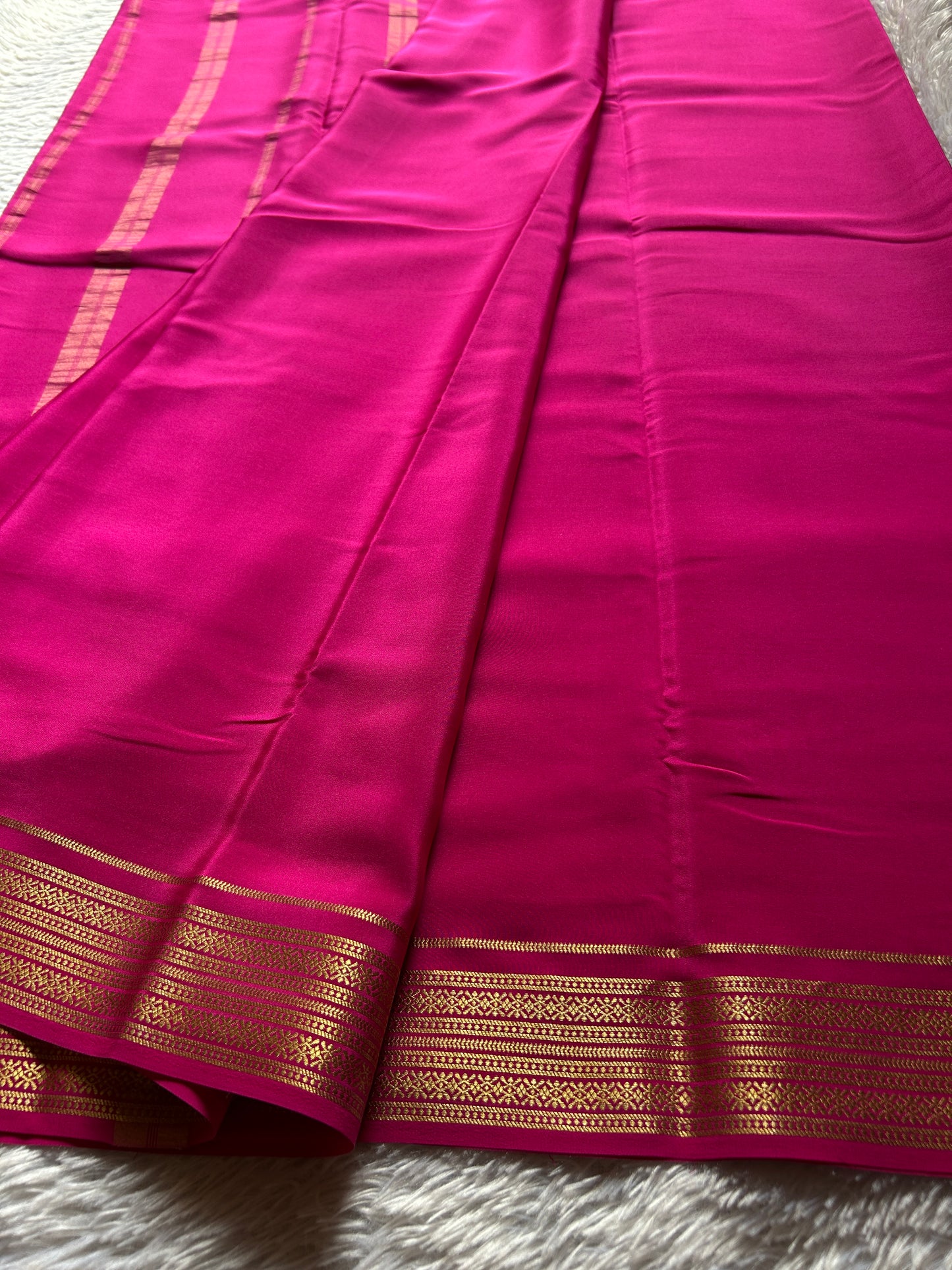 Shailaja : Solid Rani pink