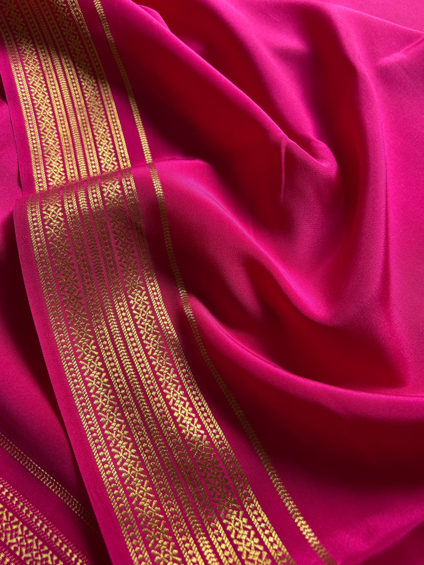 Shailaja : Solid Rani pink
