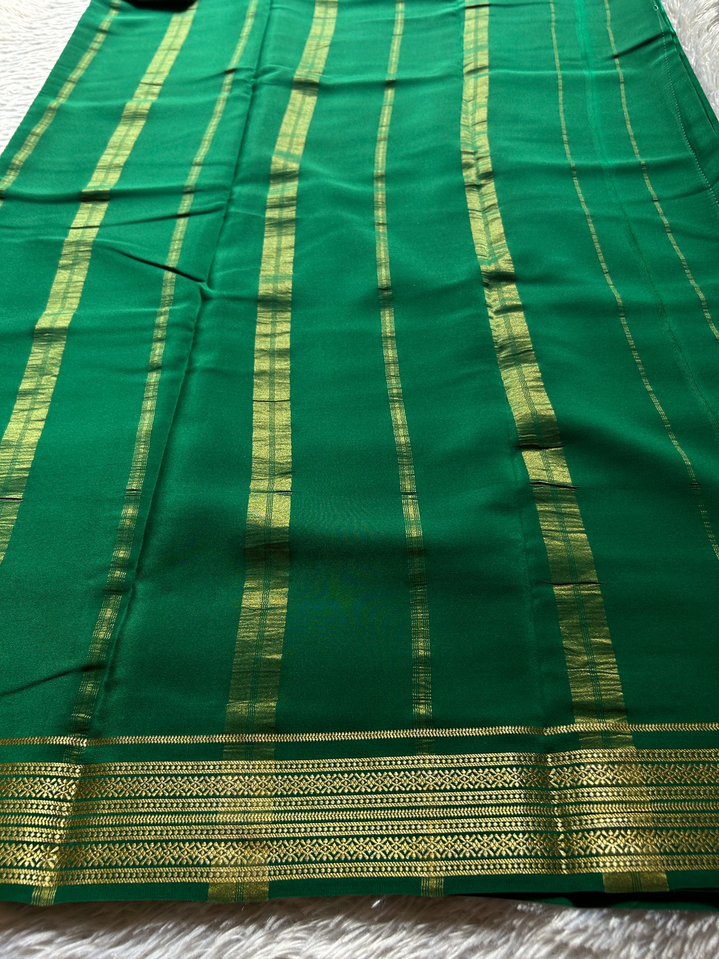 Shailaja : Solid Bottle green