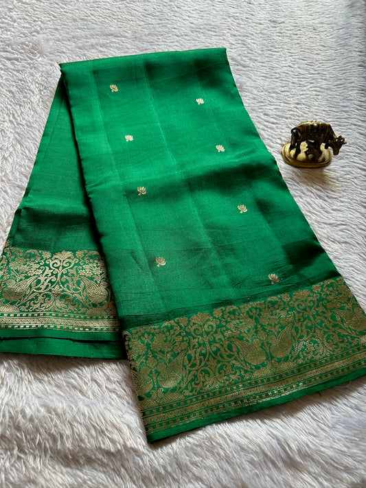 Anupama : Solid Emerald green
