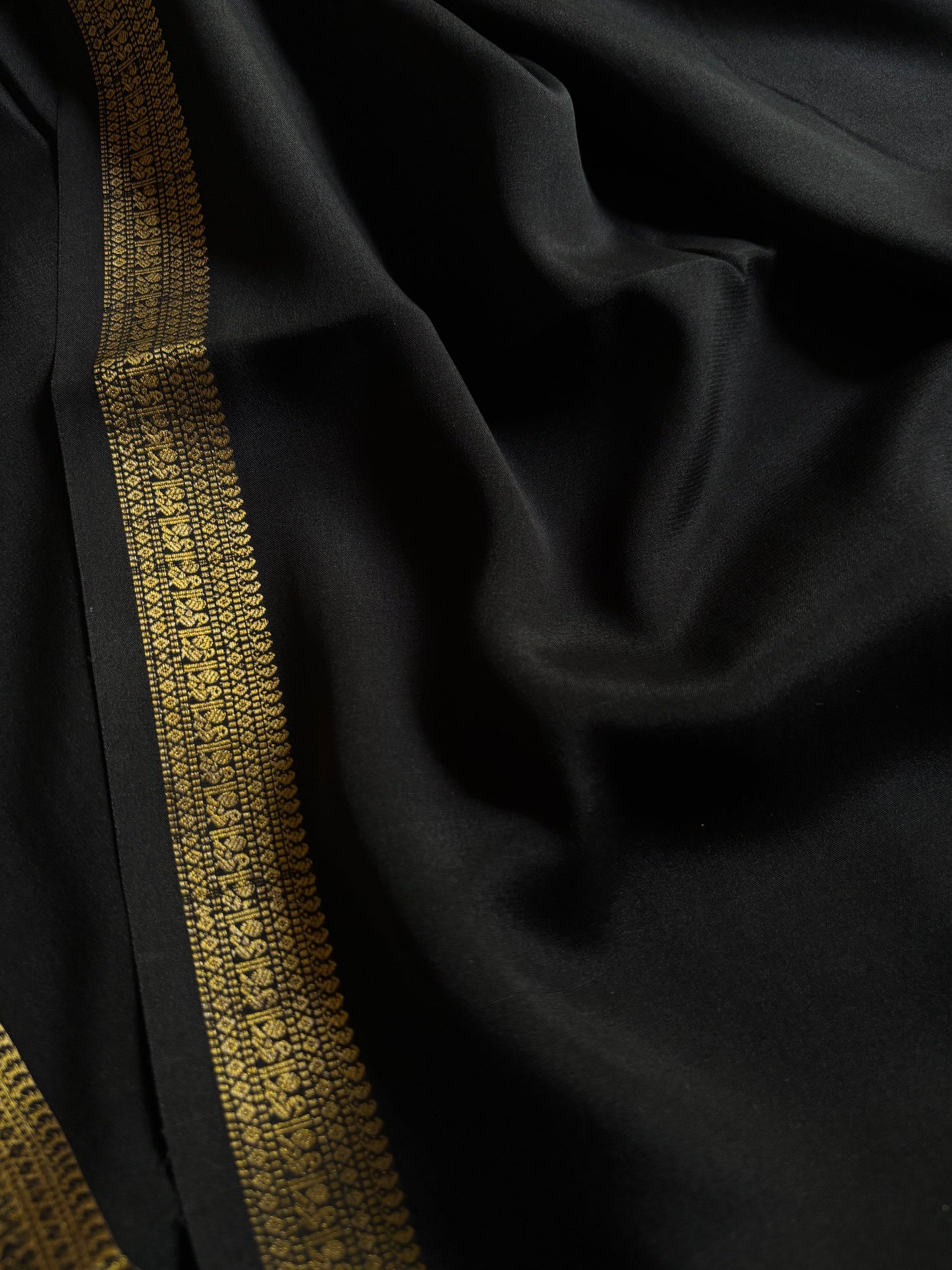Harshini : Solid Black