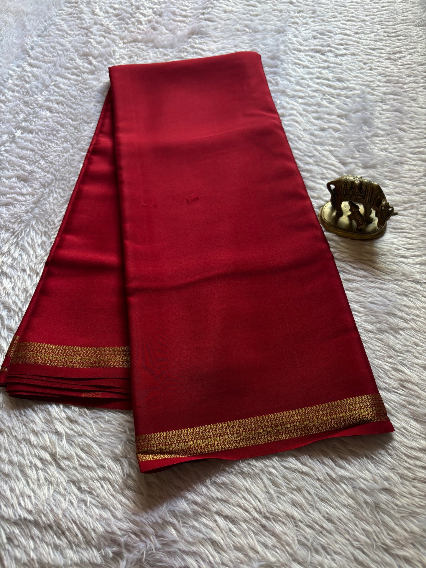 Harshini : Solid Dark red