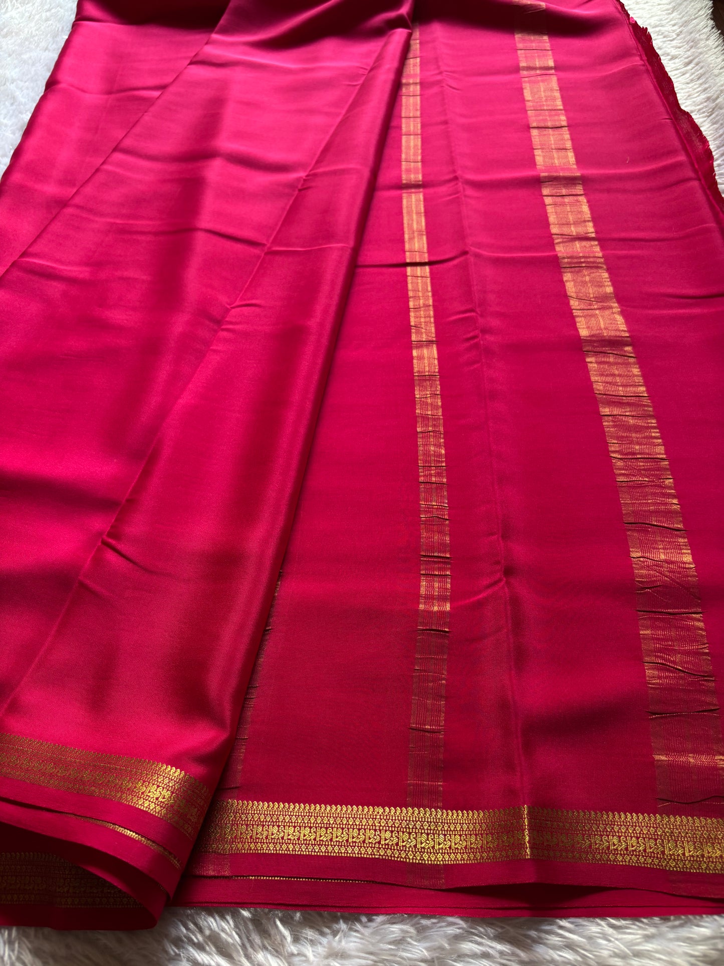 Harshini : Solid Dark pink