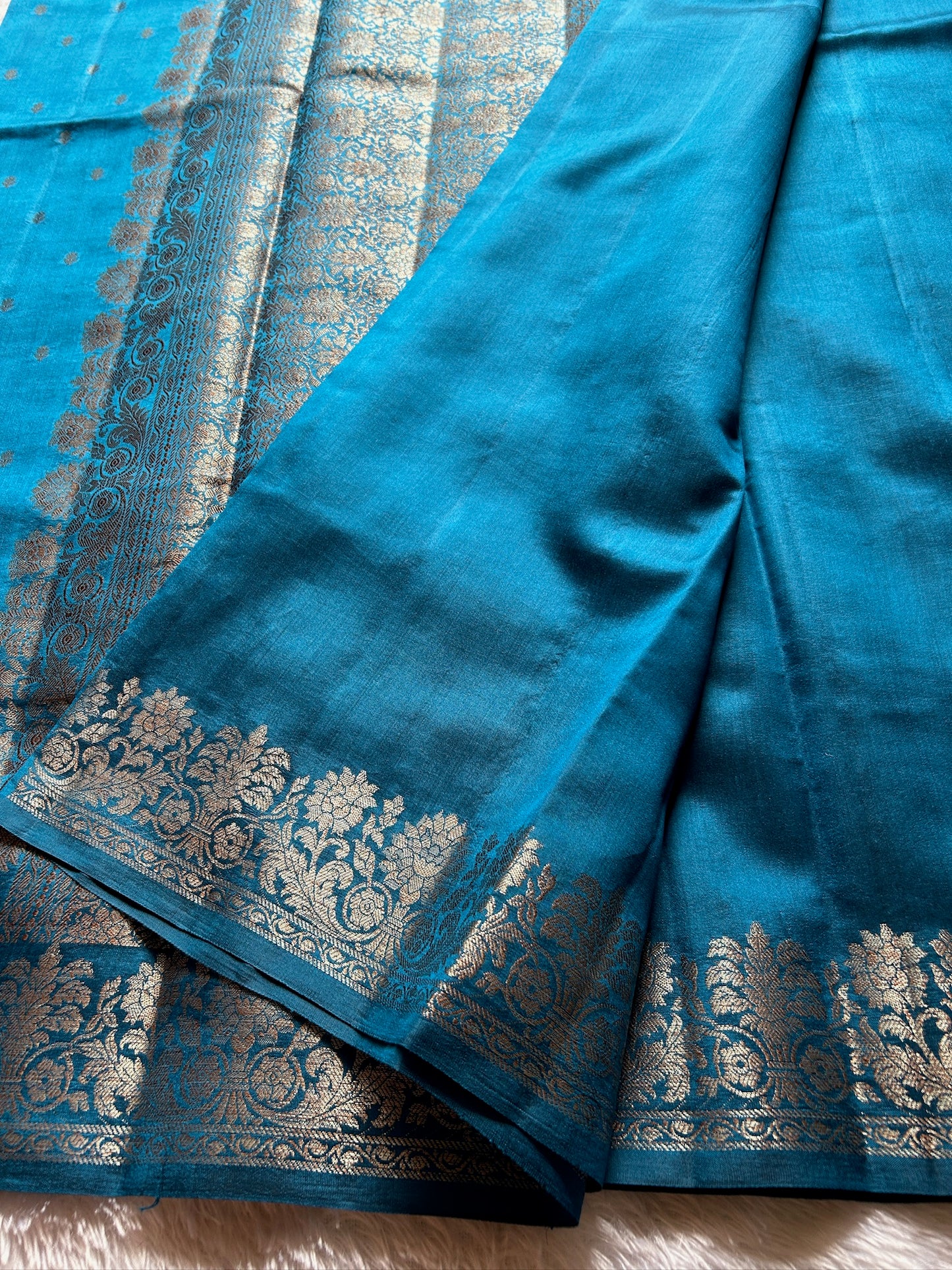 Banarasi Chiniya : Solid Electric blue