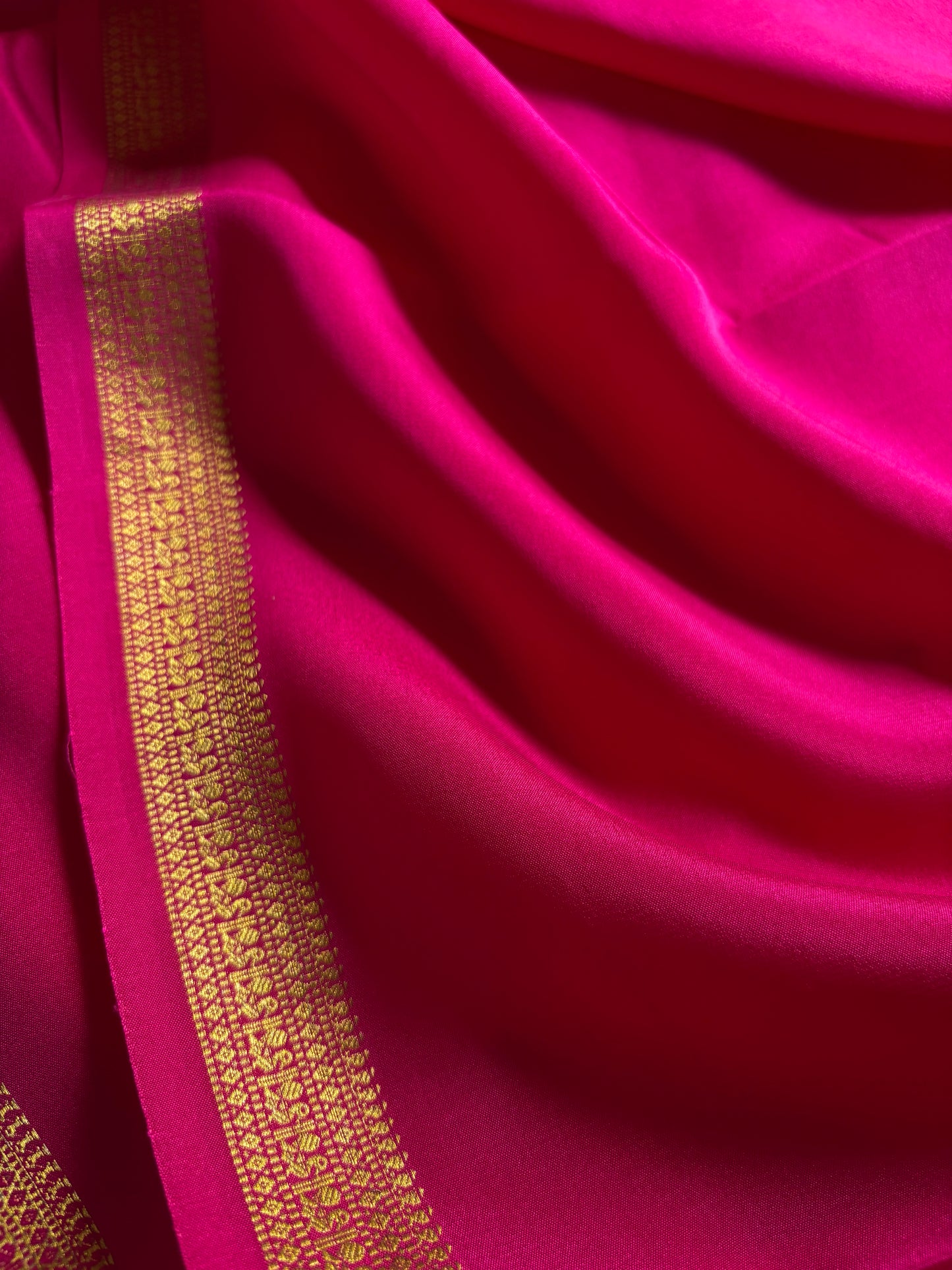 Harshini : Solid Rani pink