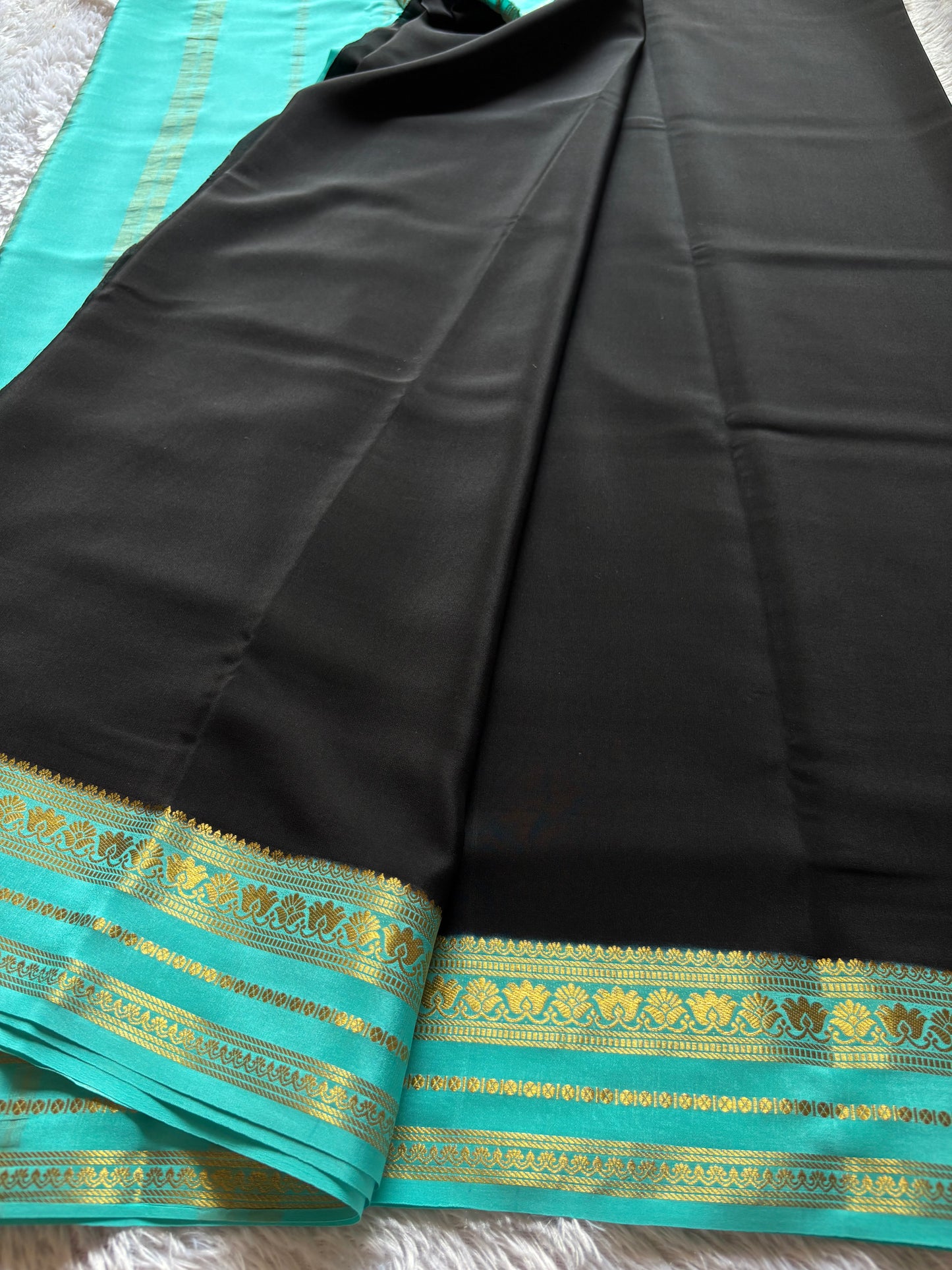 Padmaja (2D) : Black-turquoise