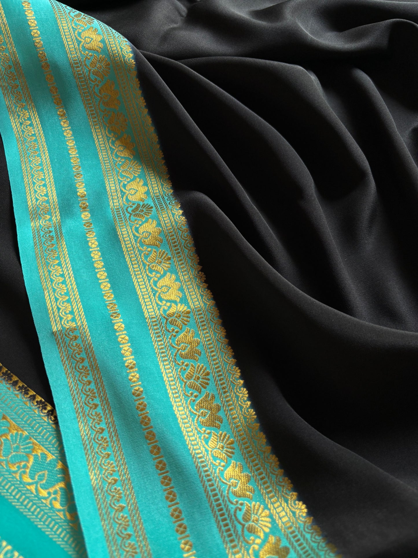 Padmaja (2D) : Black-turquoise