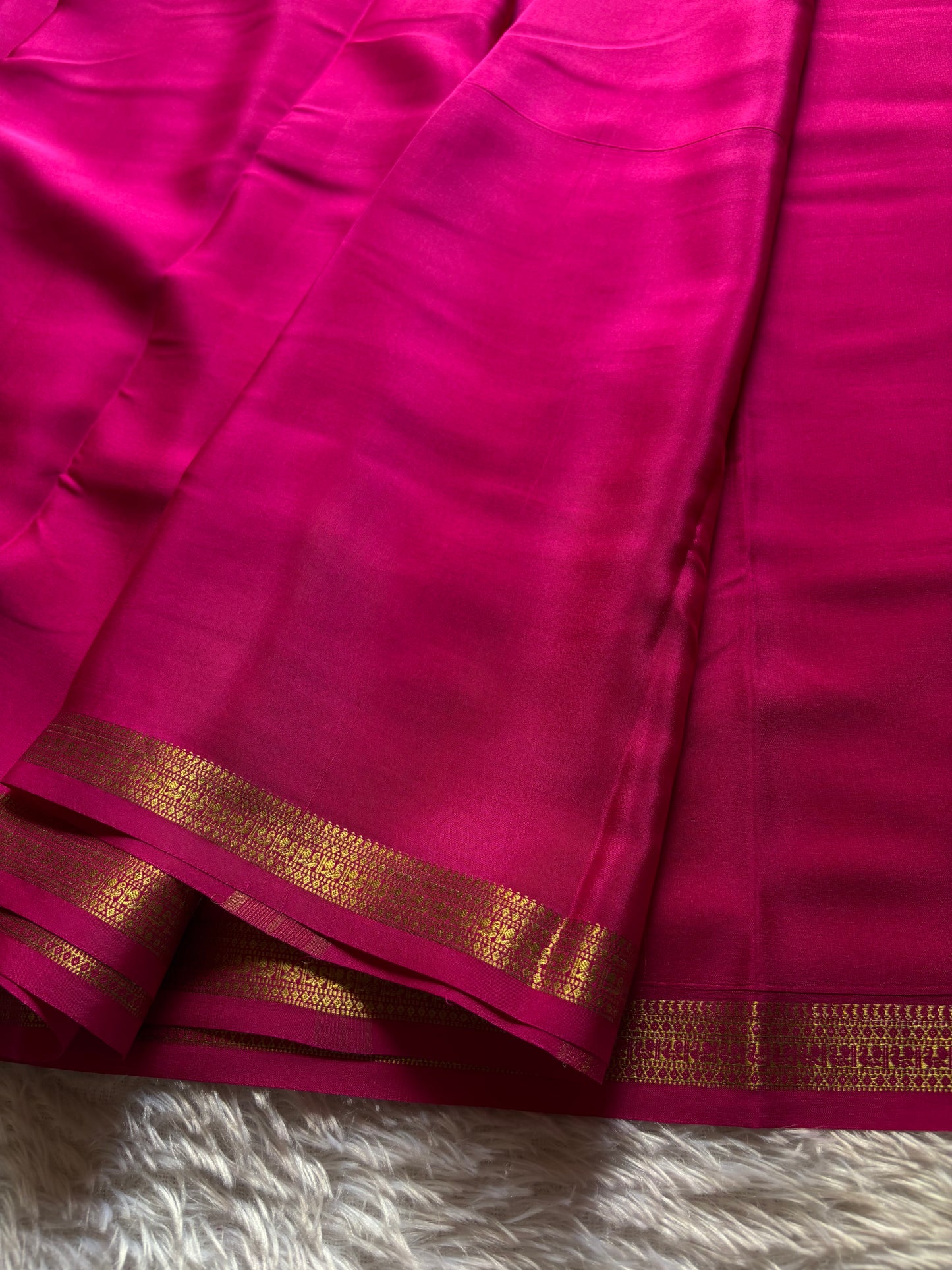 Harshini : Solid Rani pink