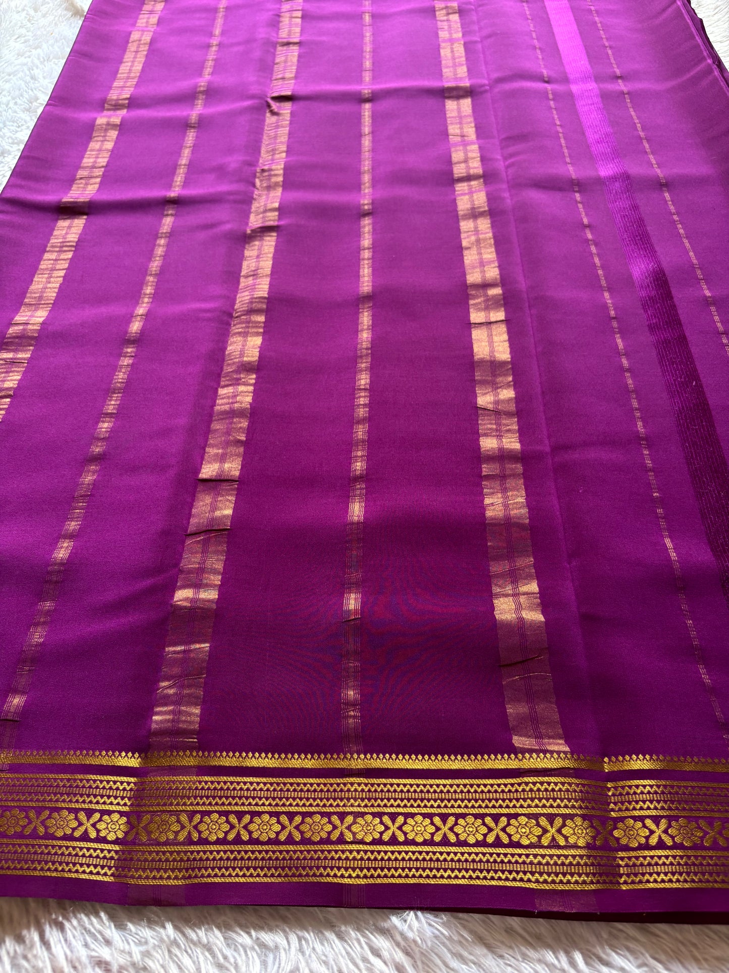 Kanthi : Solid Dark magenta