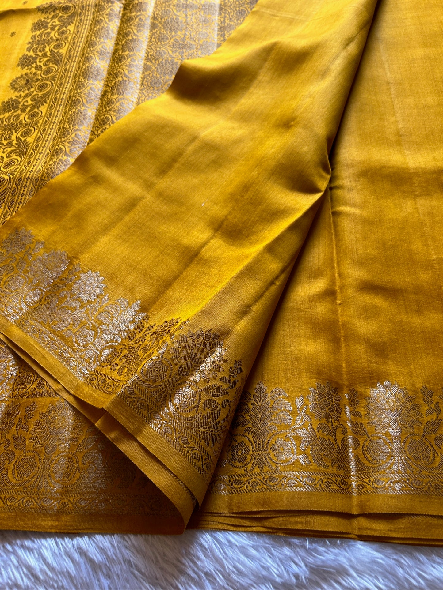 Banarasi Chiniya : Solid Golden yellow