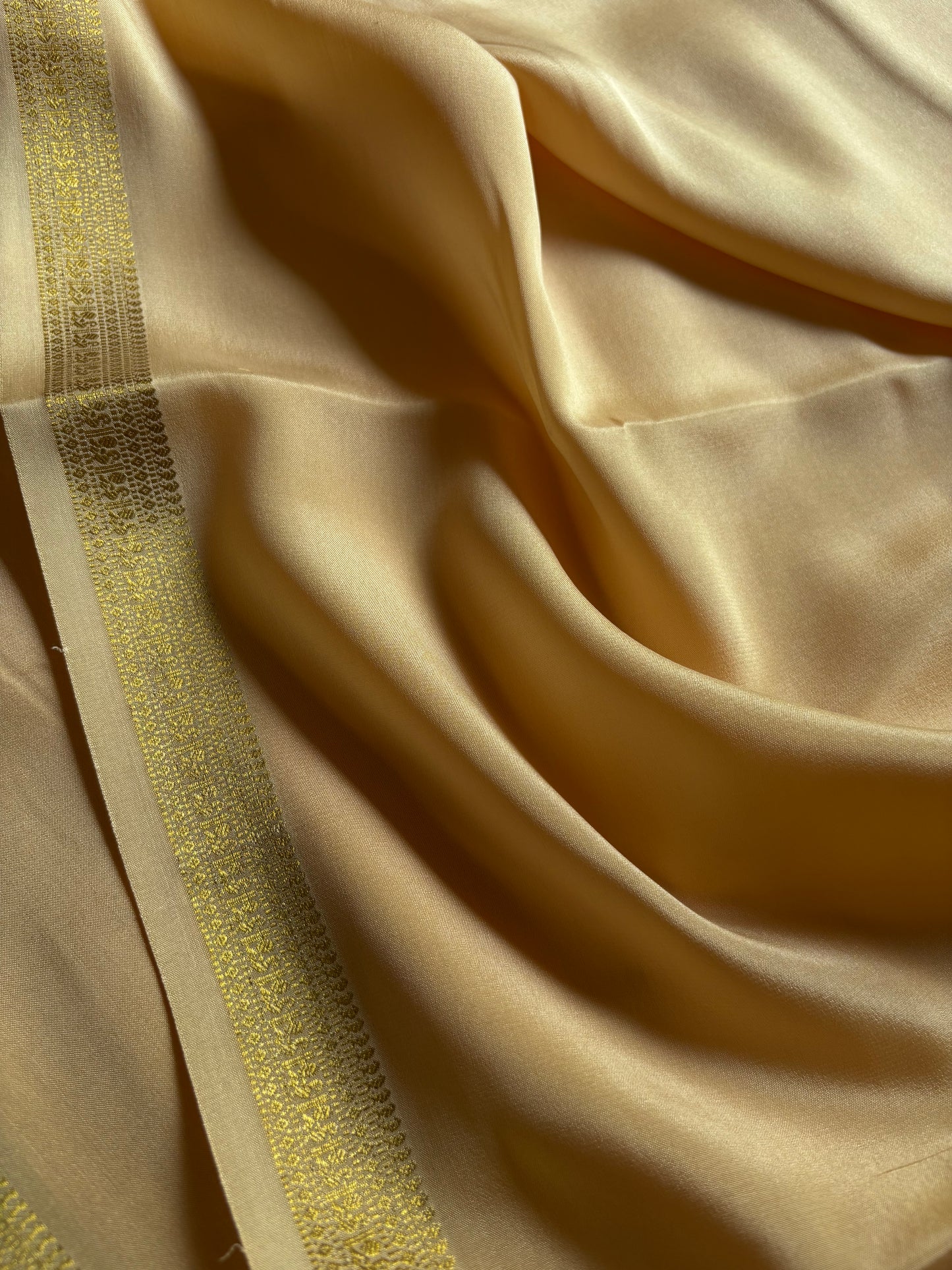 Harshini : Solid Light beige