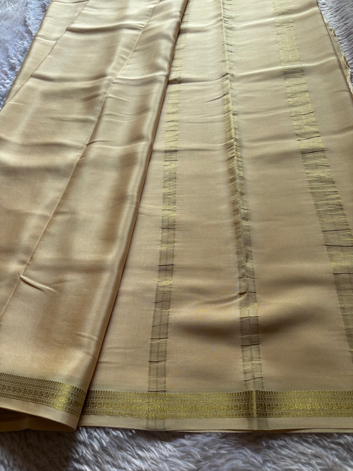 Harshini : Solid Light beige
