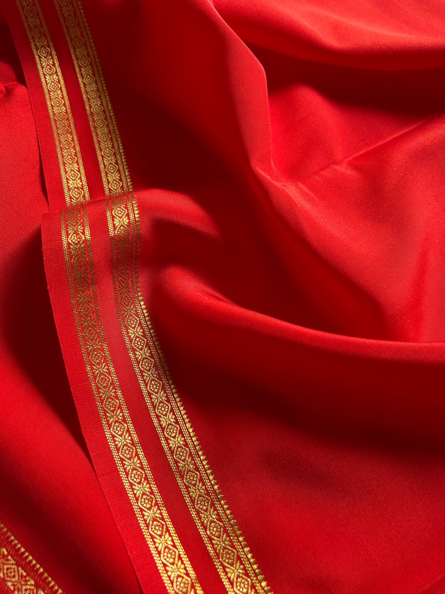 Surabhi : Solid Red