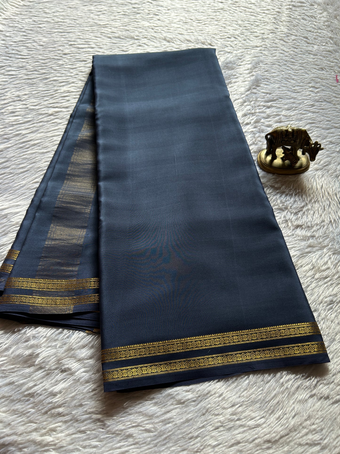 Surabhi : Solid Grey