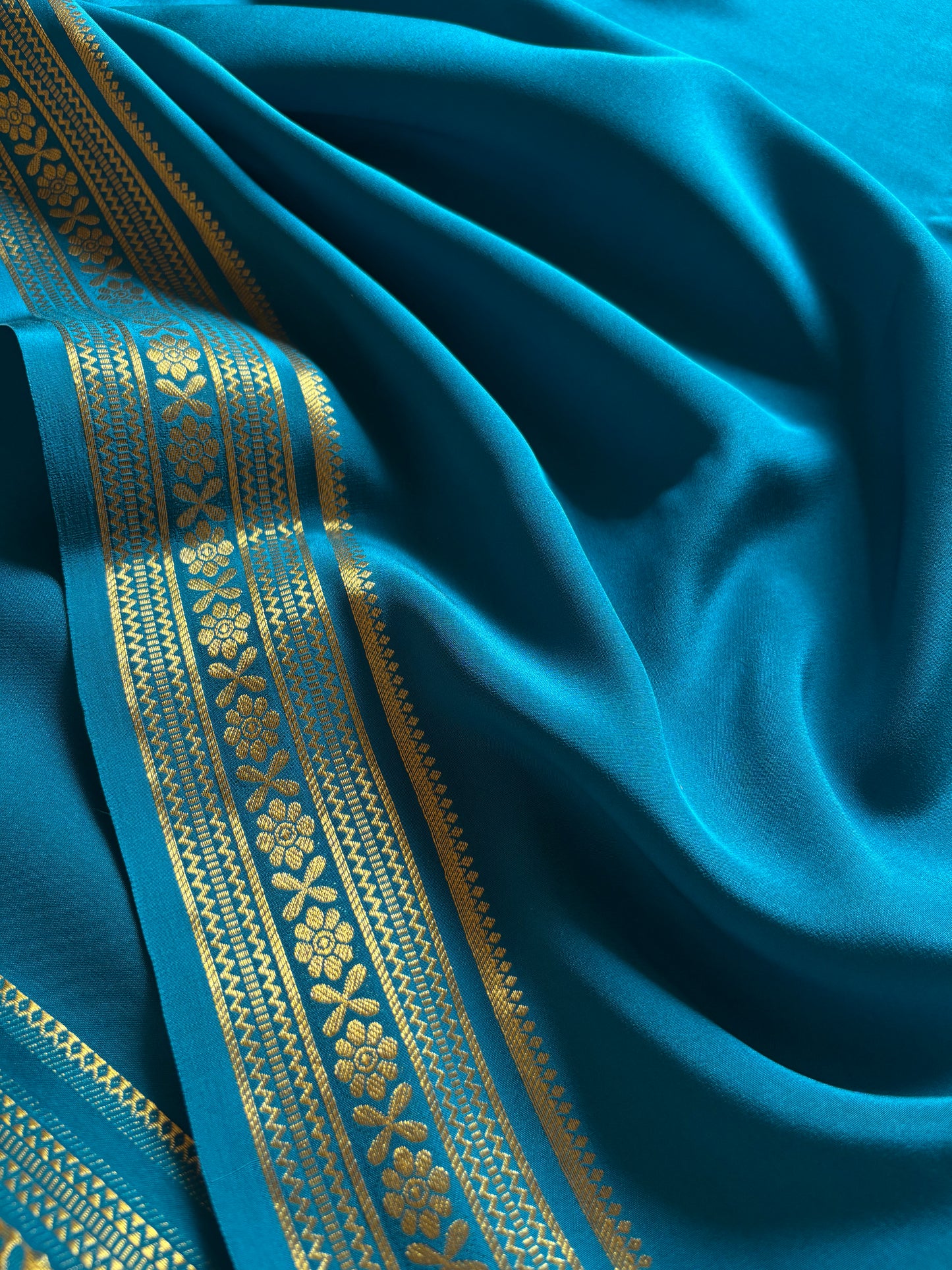 Kanthi : Solid Ananda blue