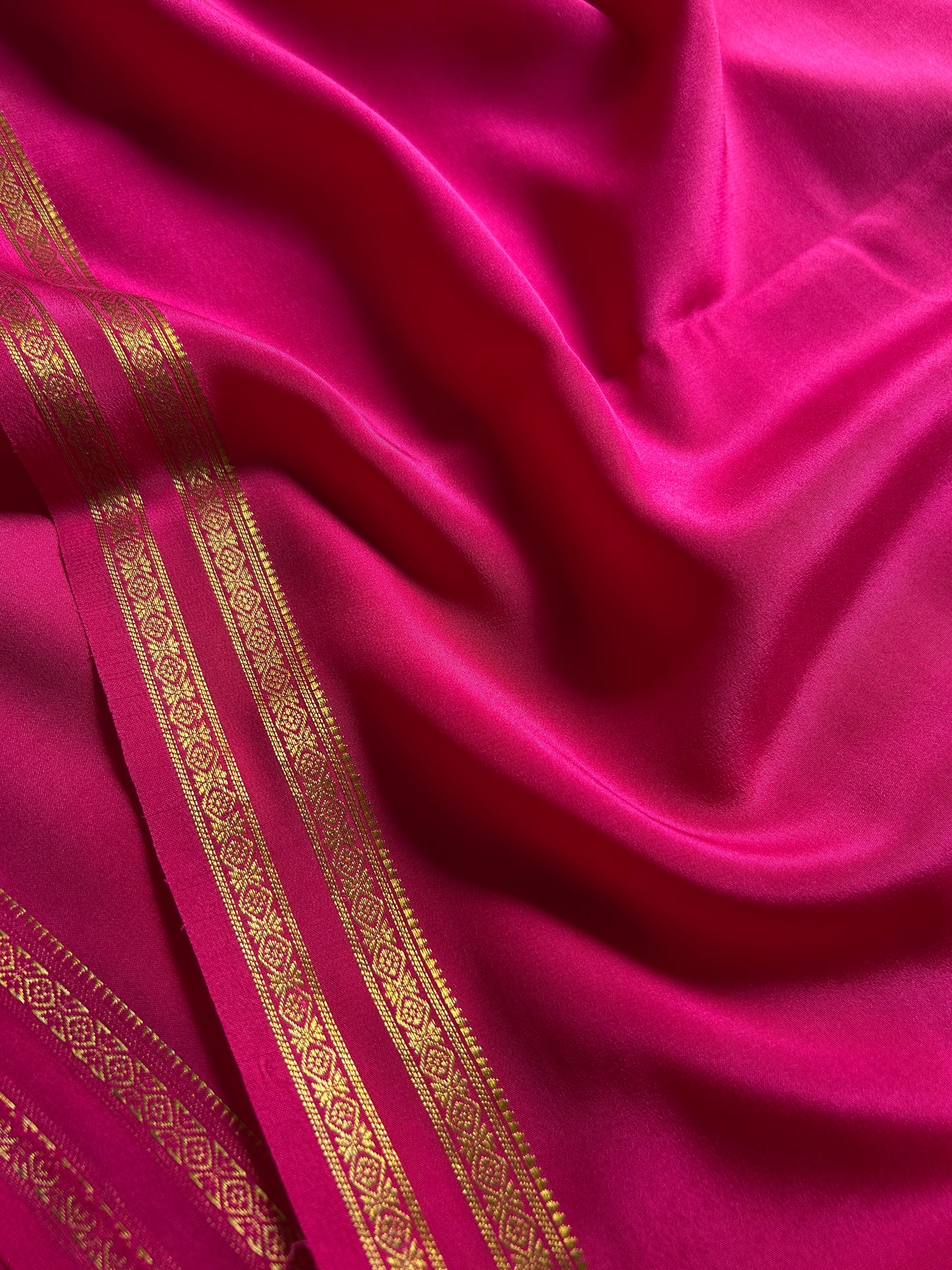Surabhi : Solid Rani pink